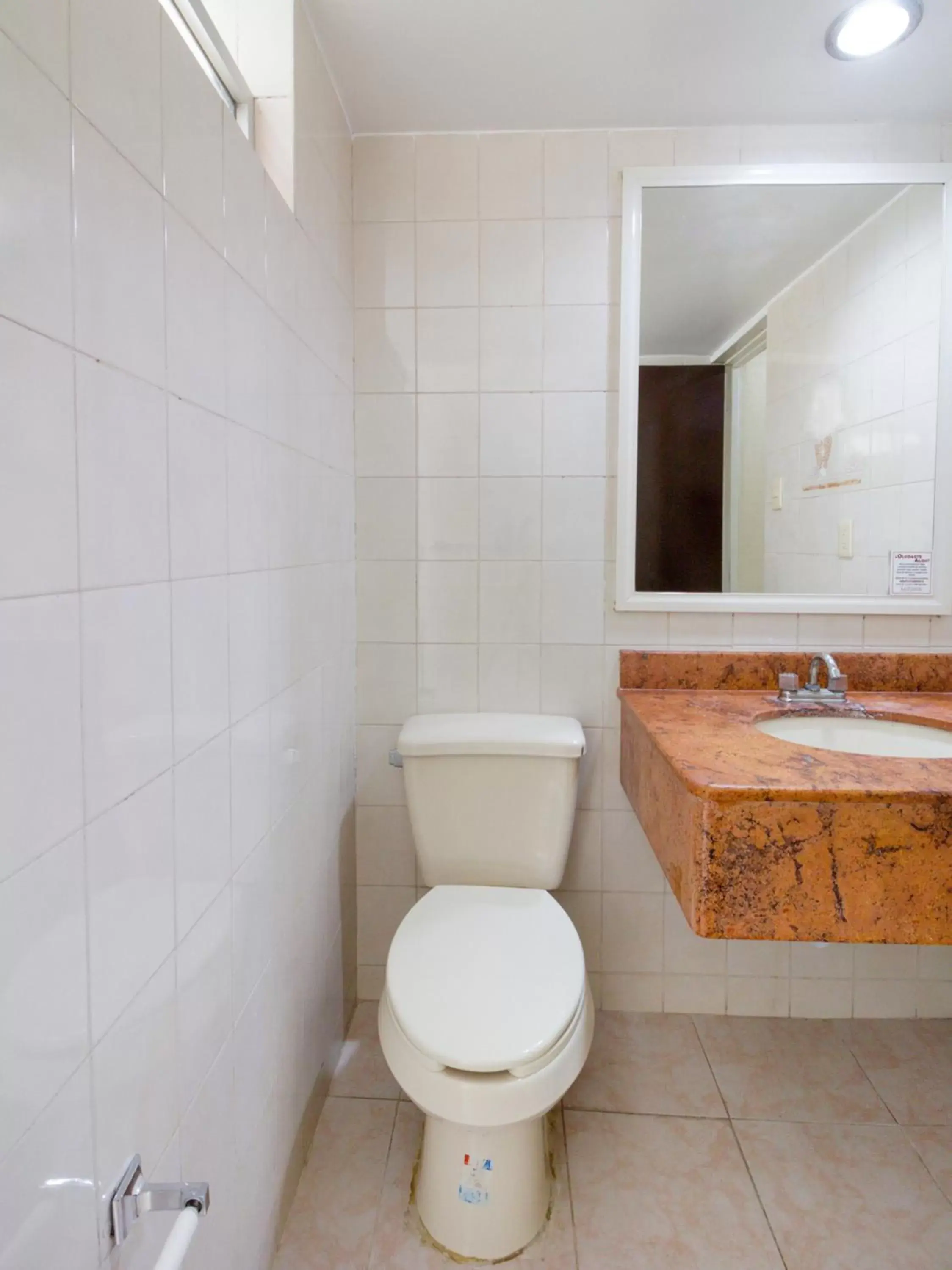 Bathroom in Hotel La Fuente, Saltillo