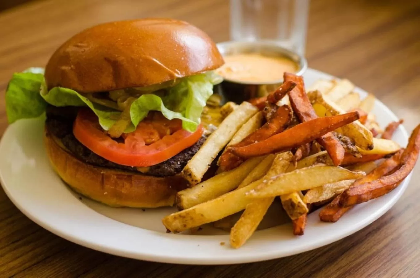 Food in The Beverly Laurel Hotel at West Hollywood