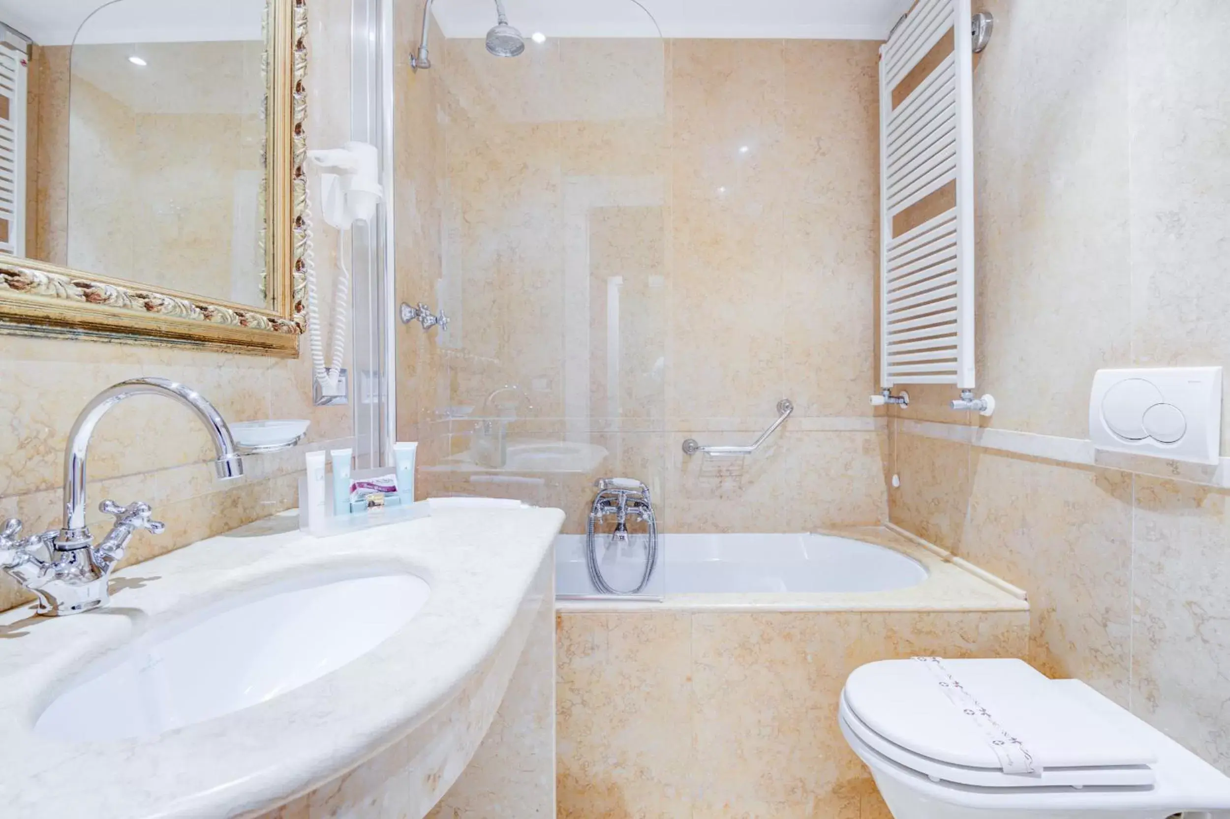Toilet, Bathroom in Hotel Al Duca Di Venezia