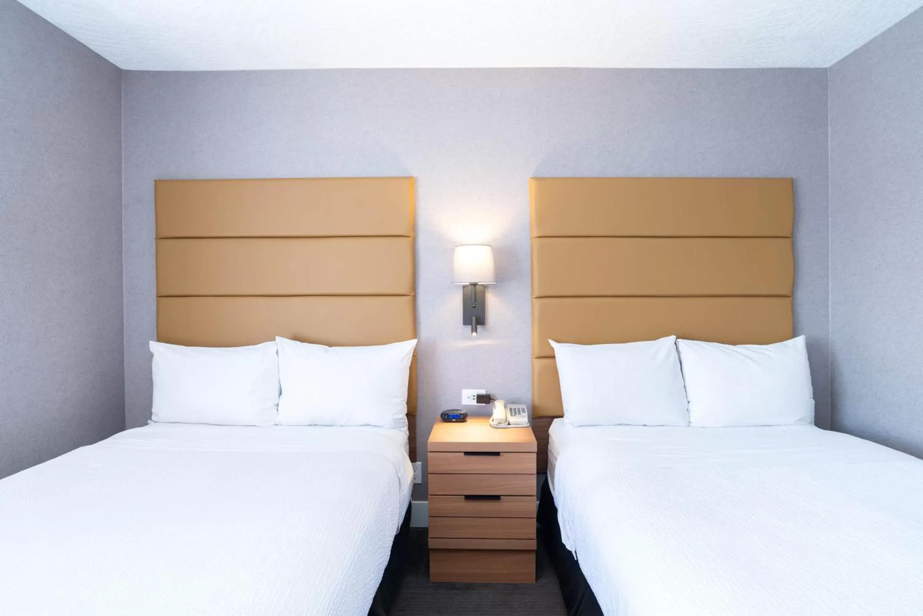 Photo of the whole room, Bed in Sandman Hotel Victoria Photo of the whole room, Bed in Sandman Hotel Victoria