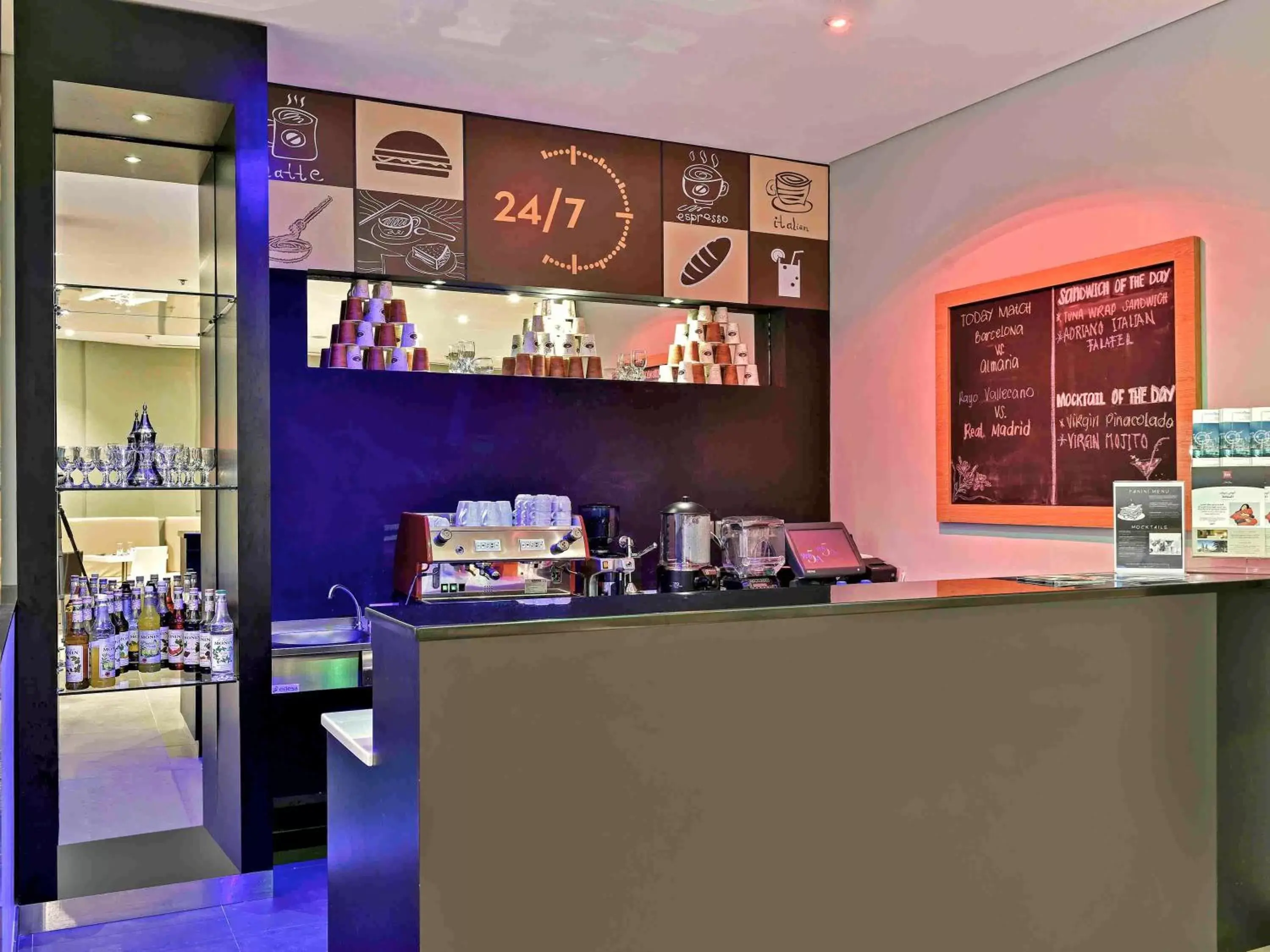 Restaurant/places to eat in ibis Seef Manama