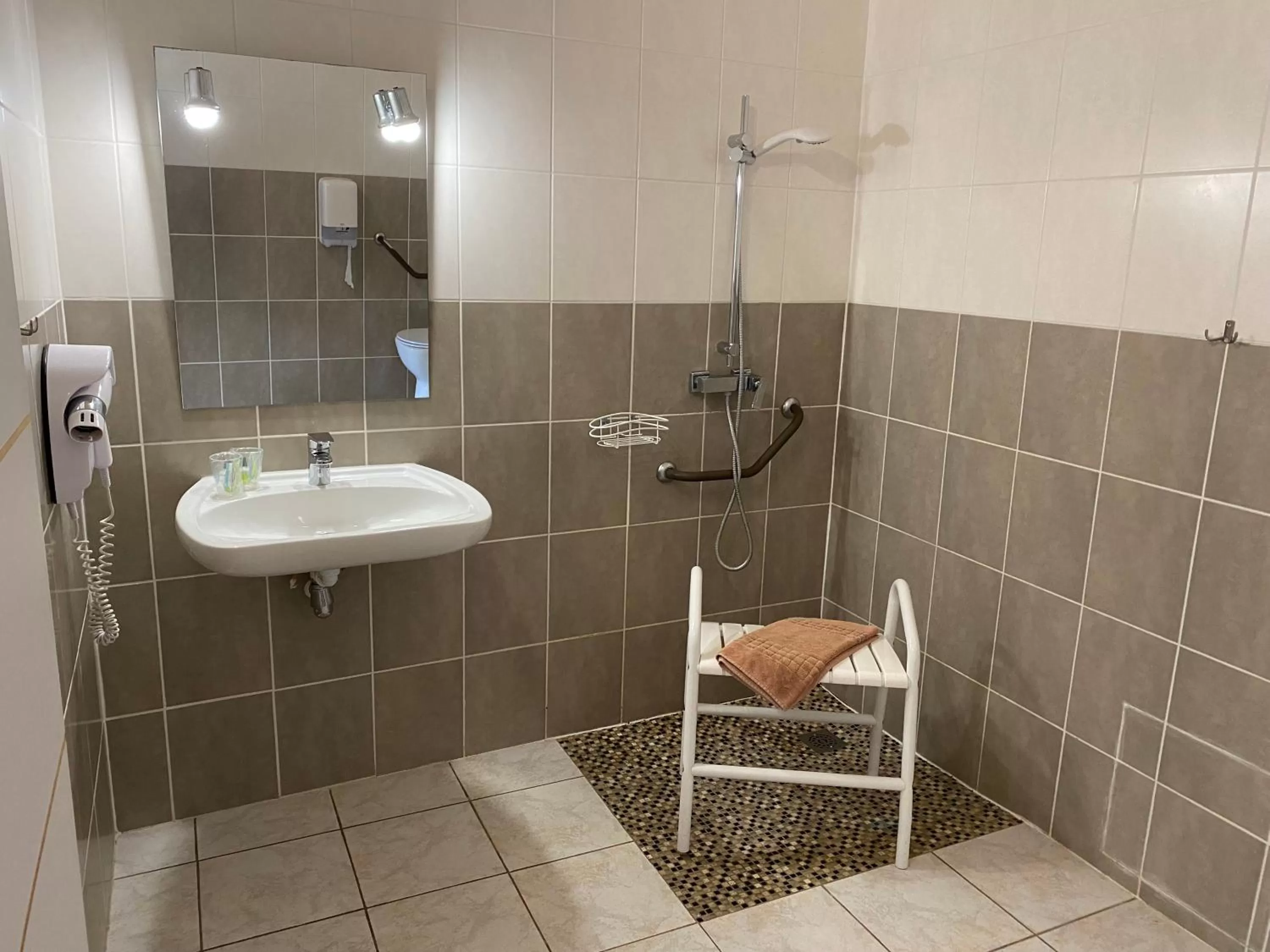 LOGIS Hôtel La Chaumière