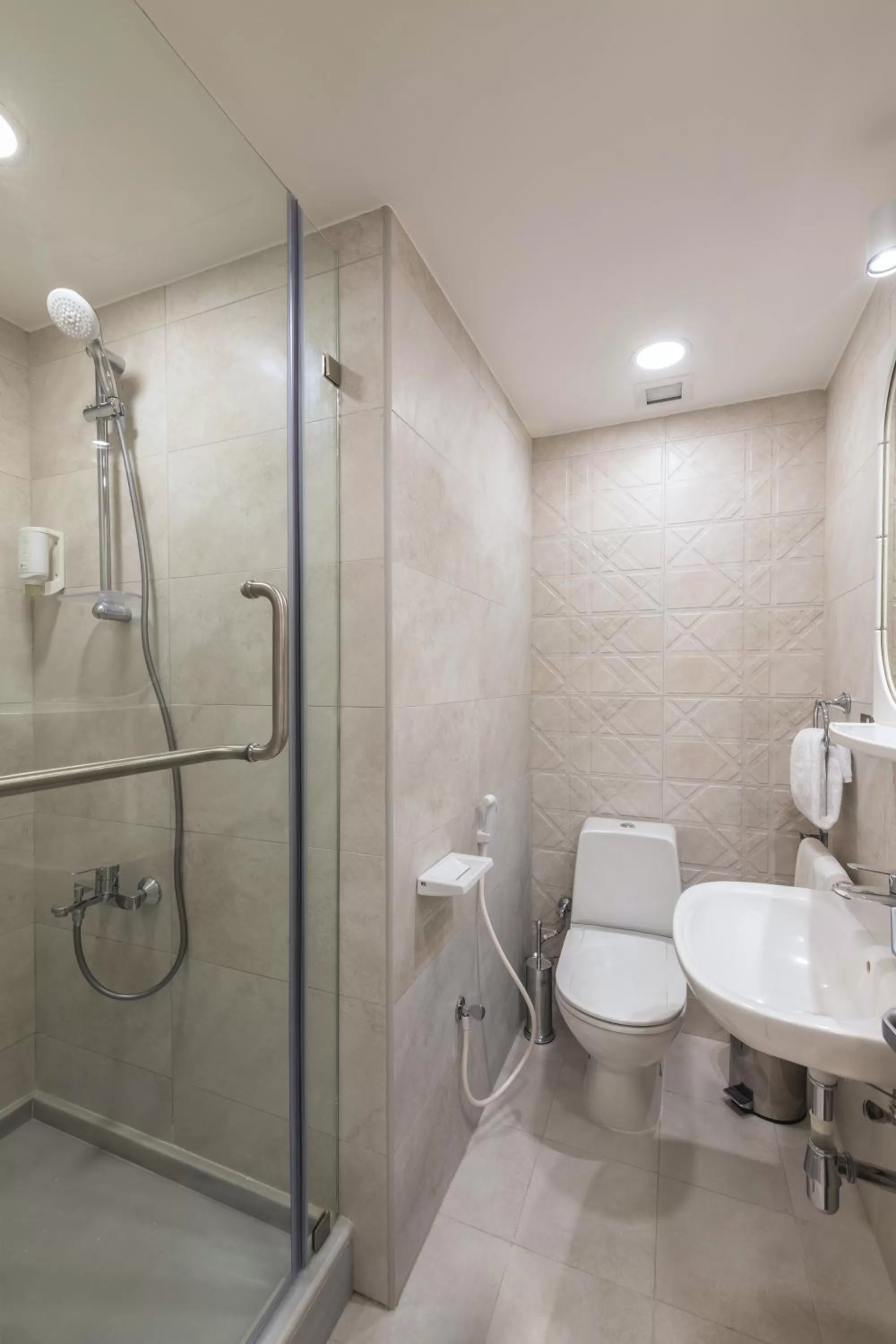 Bathroom in Oasis Hotel