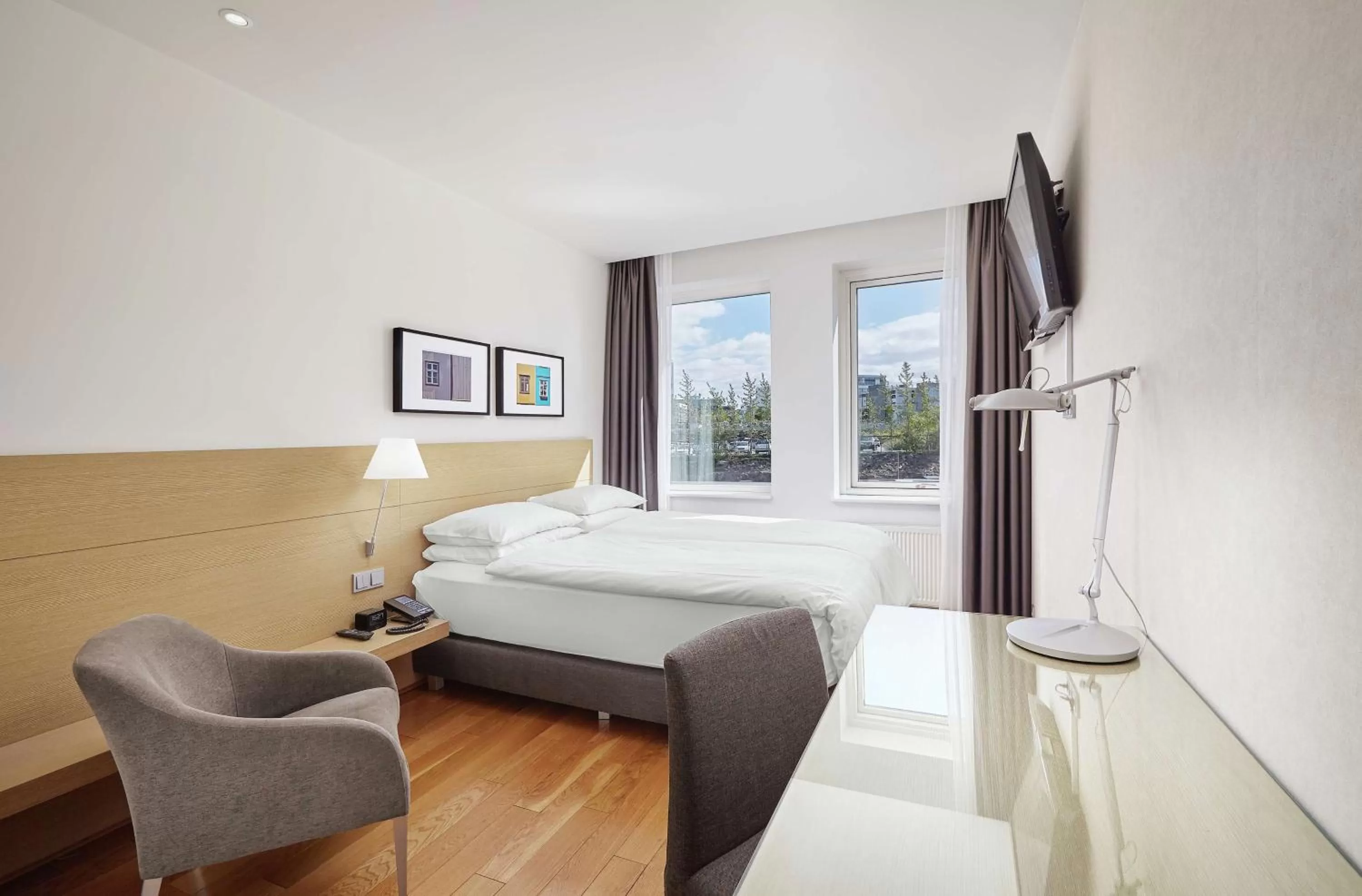 Bedroom, Bed in Hilton Reykjavik Nordica