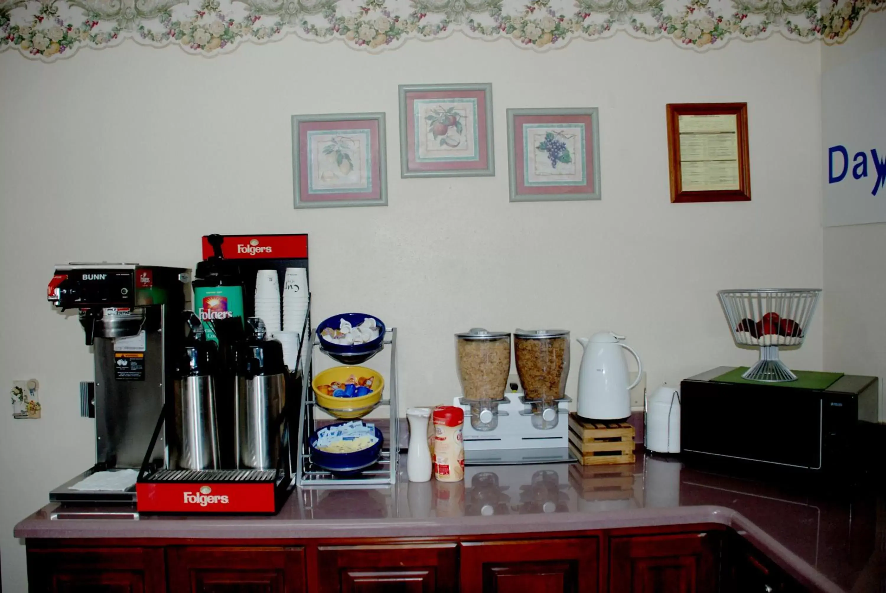 American breakfast, Coffee/Tea Facilities in Days Inn by Wyndham Dyersburg
