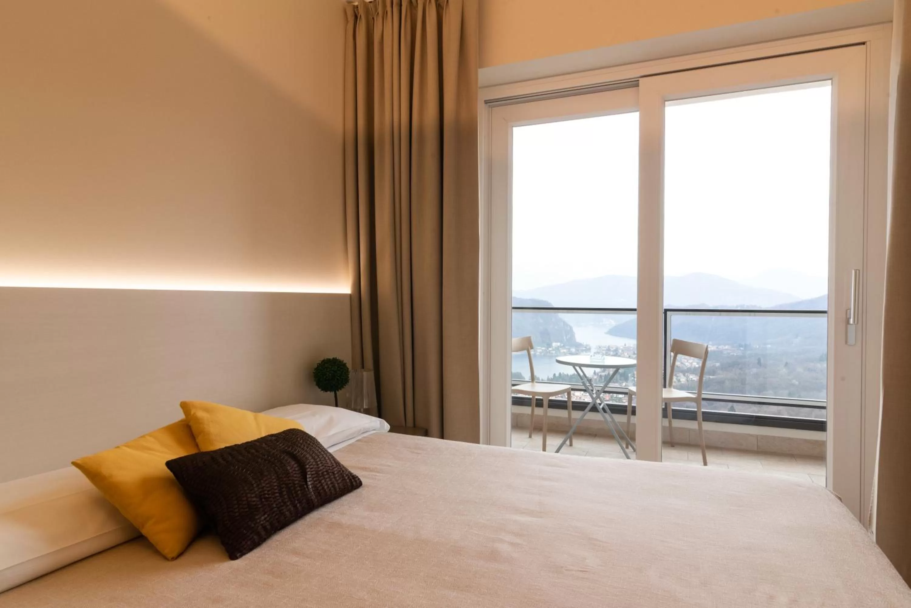 View (from property/room), Bed in Stampa 1968 Hotel e Ristorante