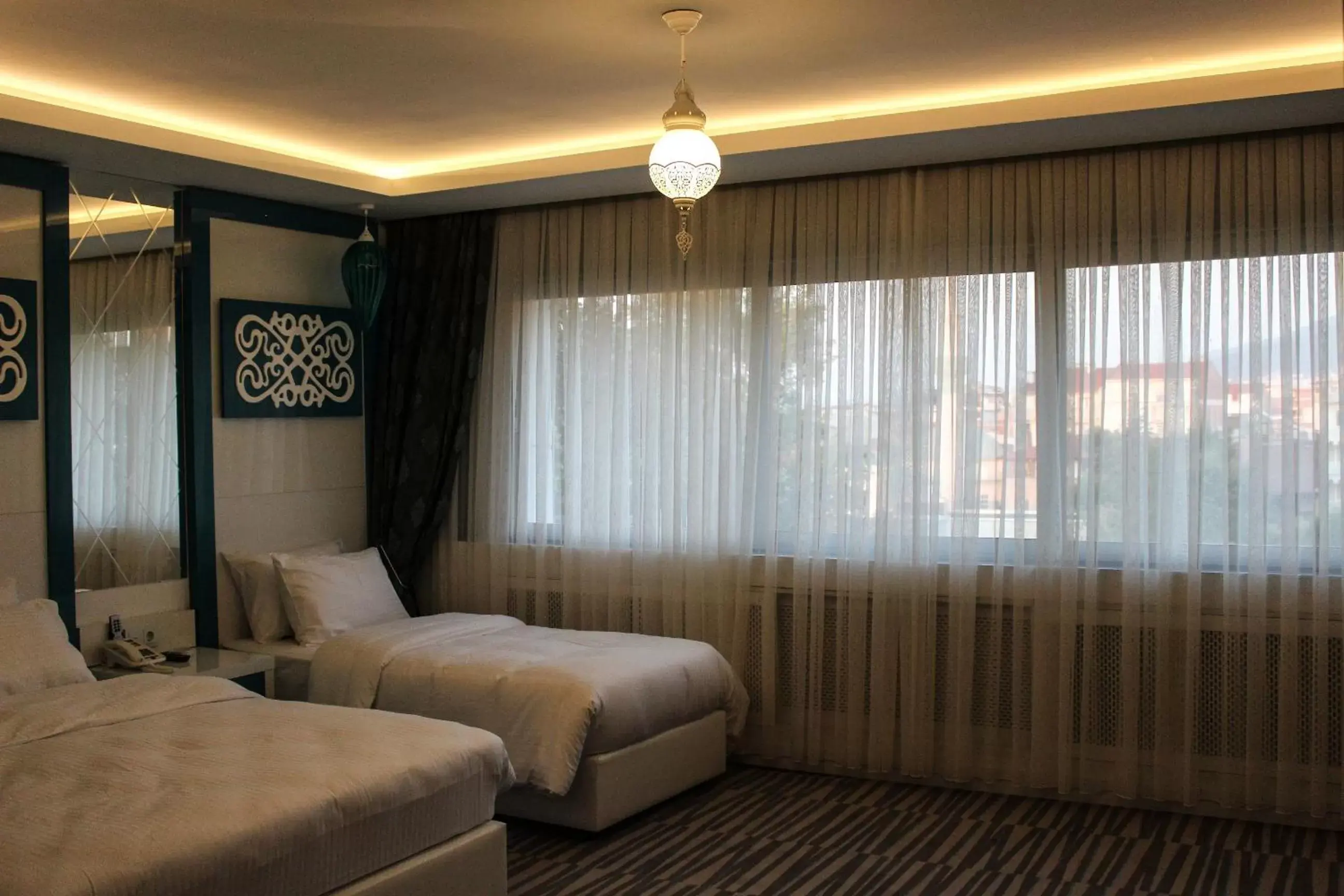 Photo of the whole room, Room Photo in Grand Bursa Hotel