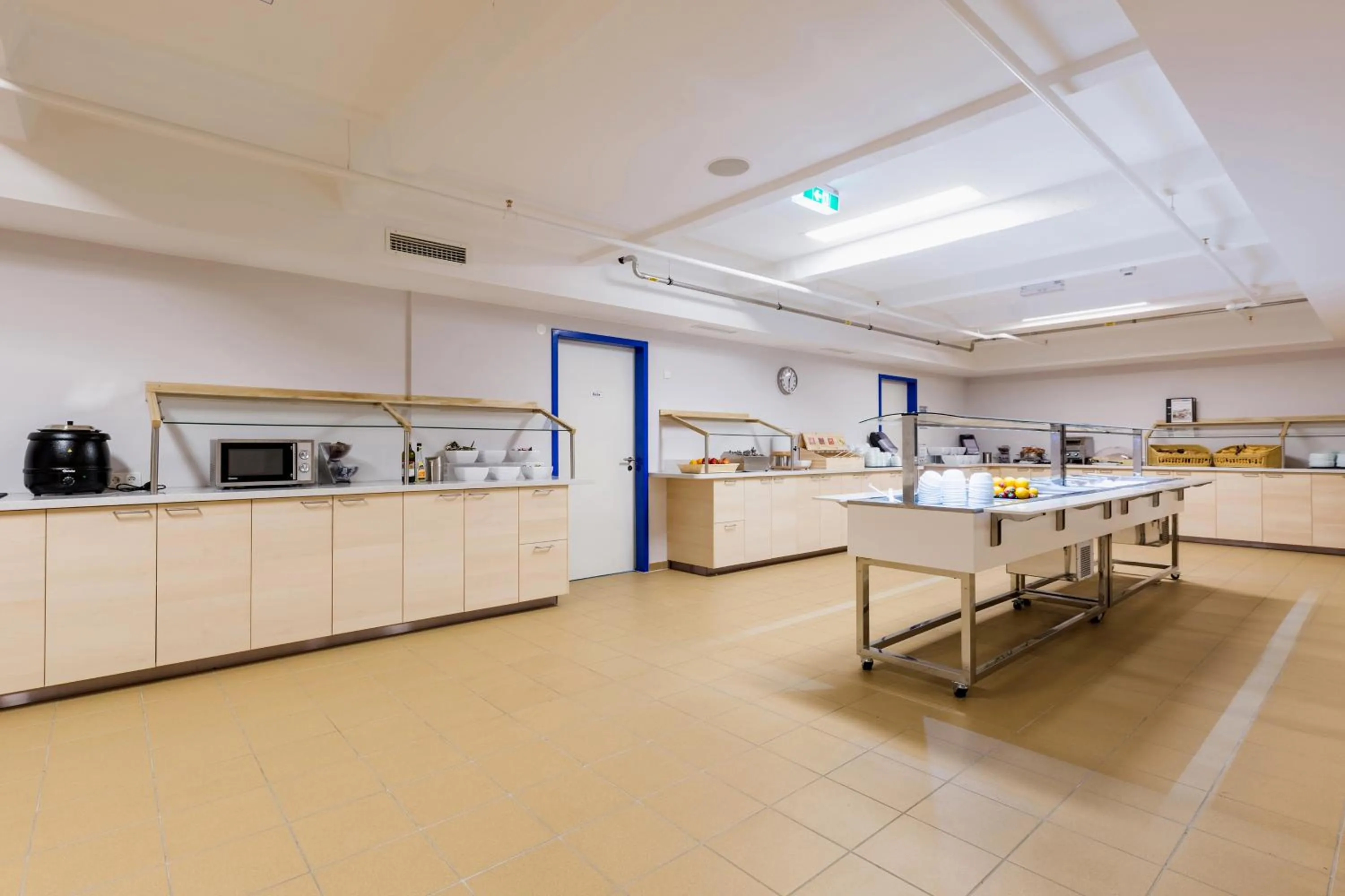 Restaurant/places to eat in a&o Salzburg Hauptbahnhof