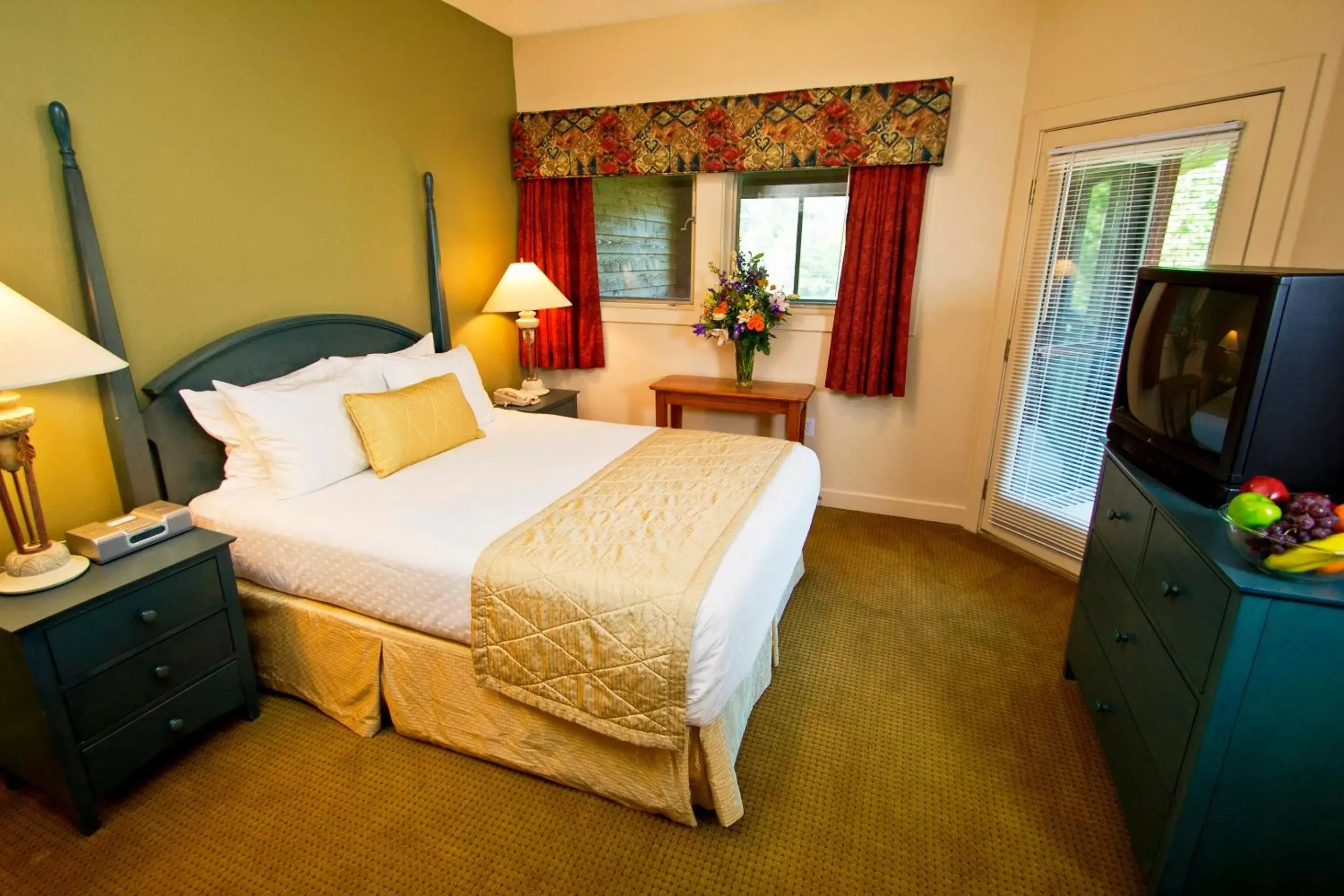 Bedroom, Bed in Bent Creek Golf Village