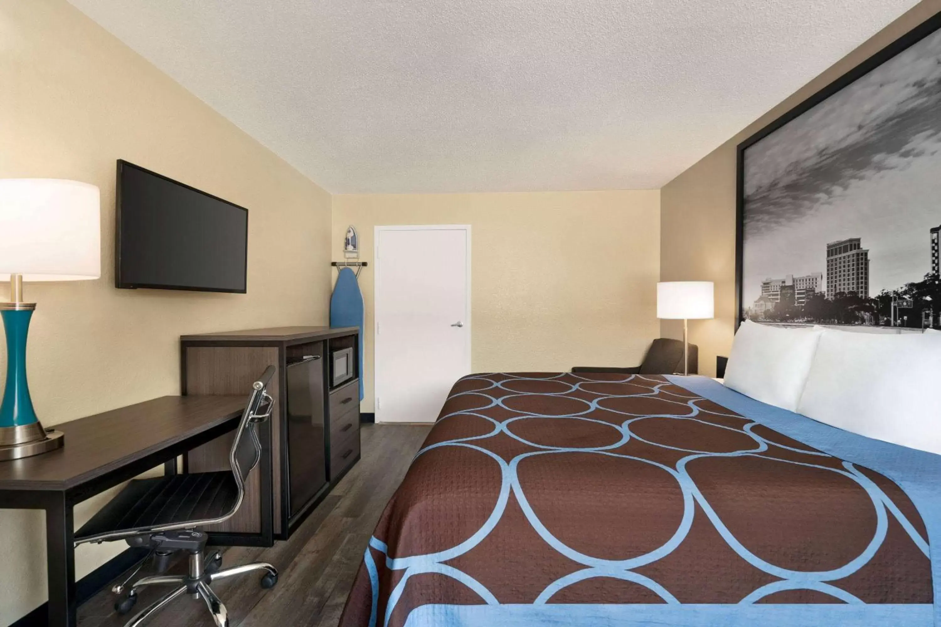 Bedroom in Super 8 by Wyndham Gulfport Near Biloxi