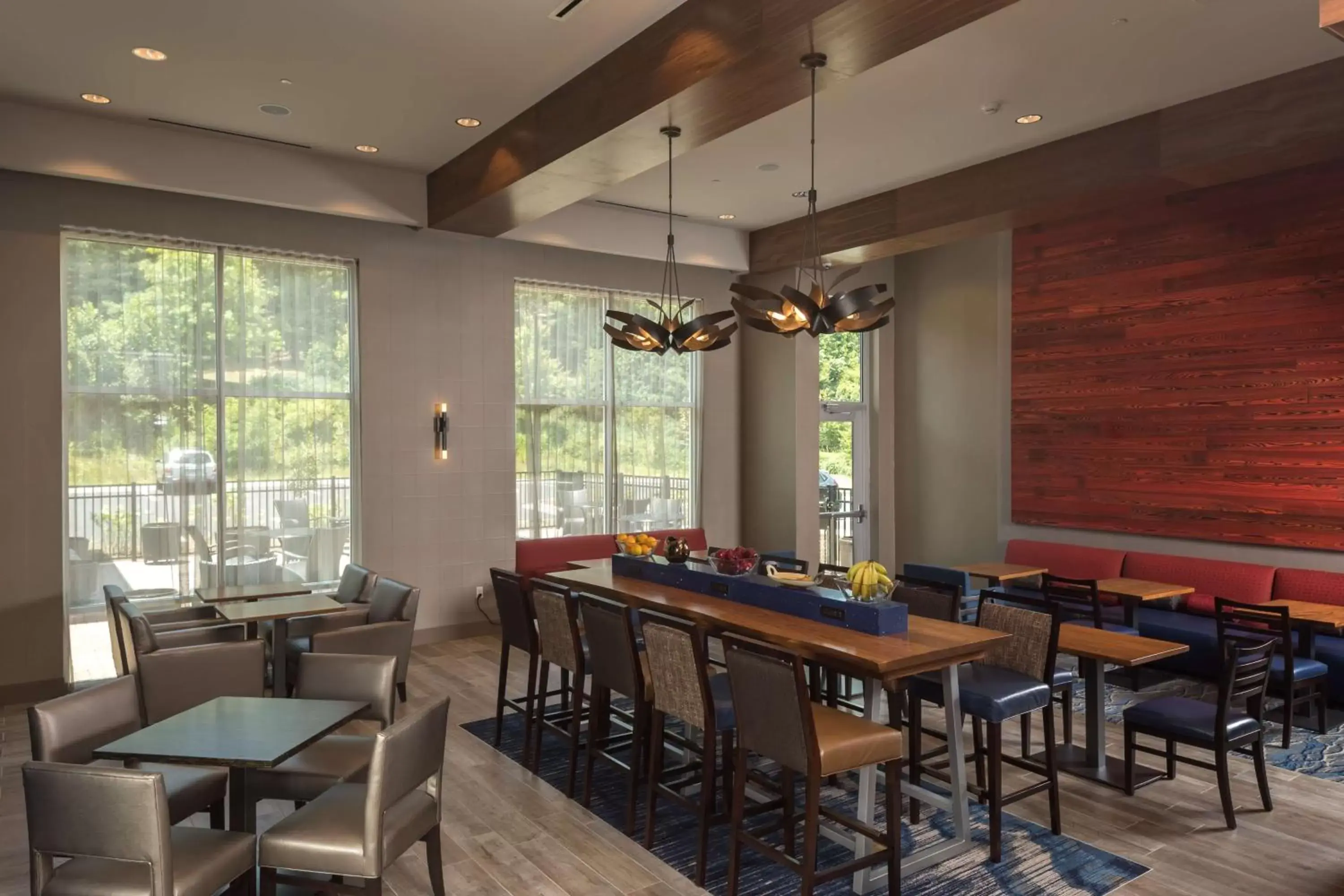 Restaurant/Places to Eat in Hampton Inn & Suites-Asheville Biltmore Village, NC