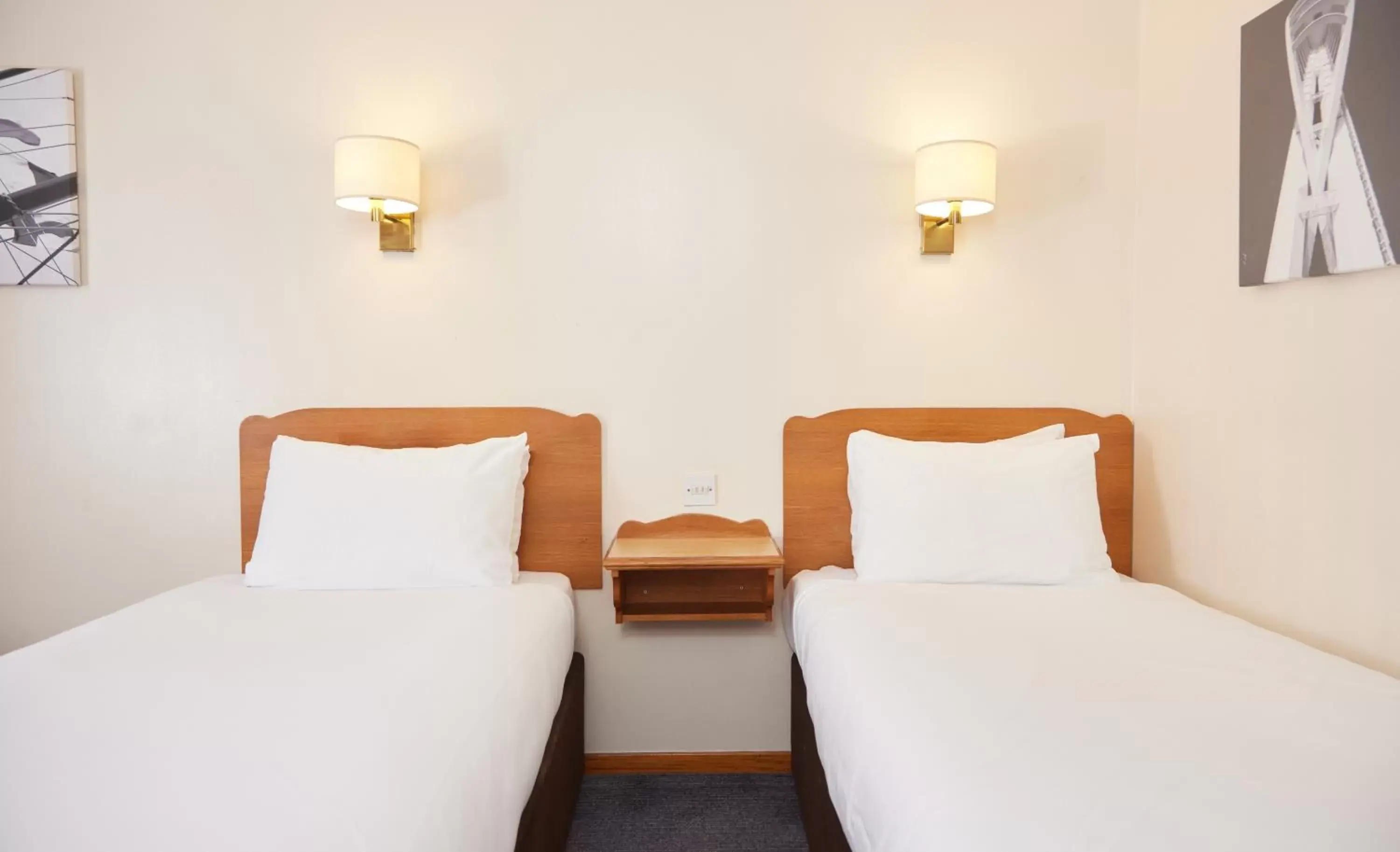 Bedroom, Bed in Farmhouse Innlodge by Greene King Inns