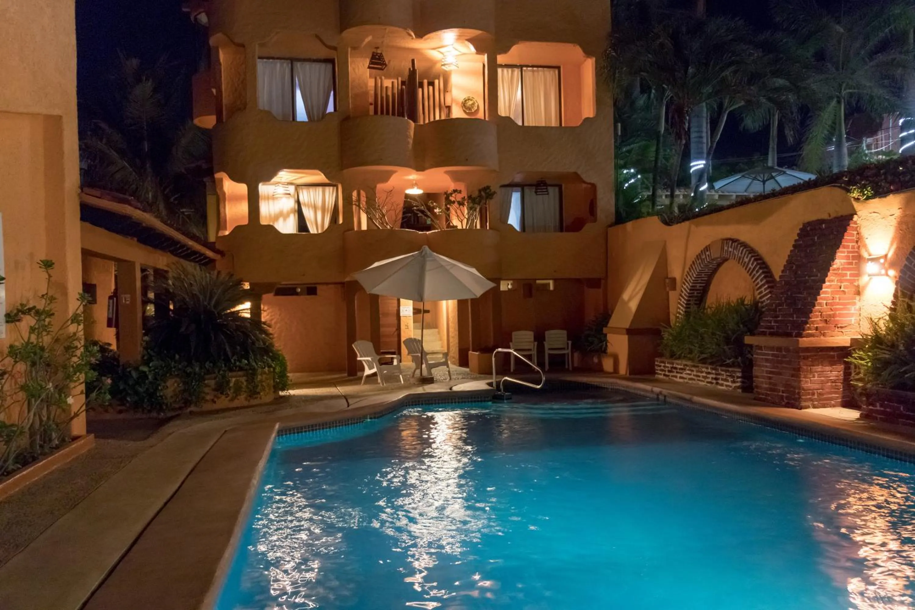 Night, Swimming Pool in Villas Miramar