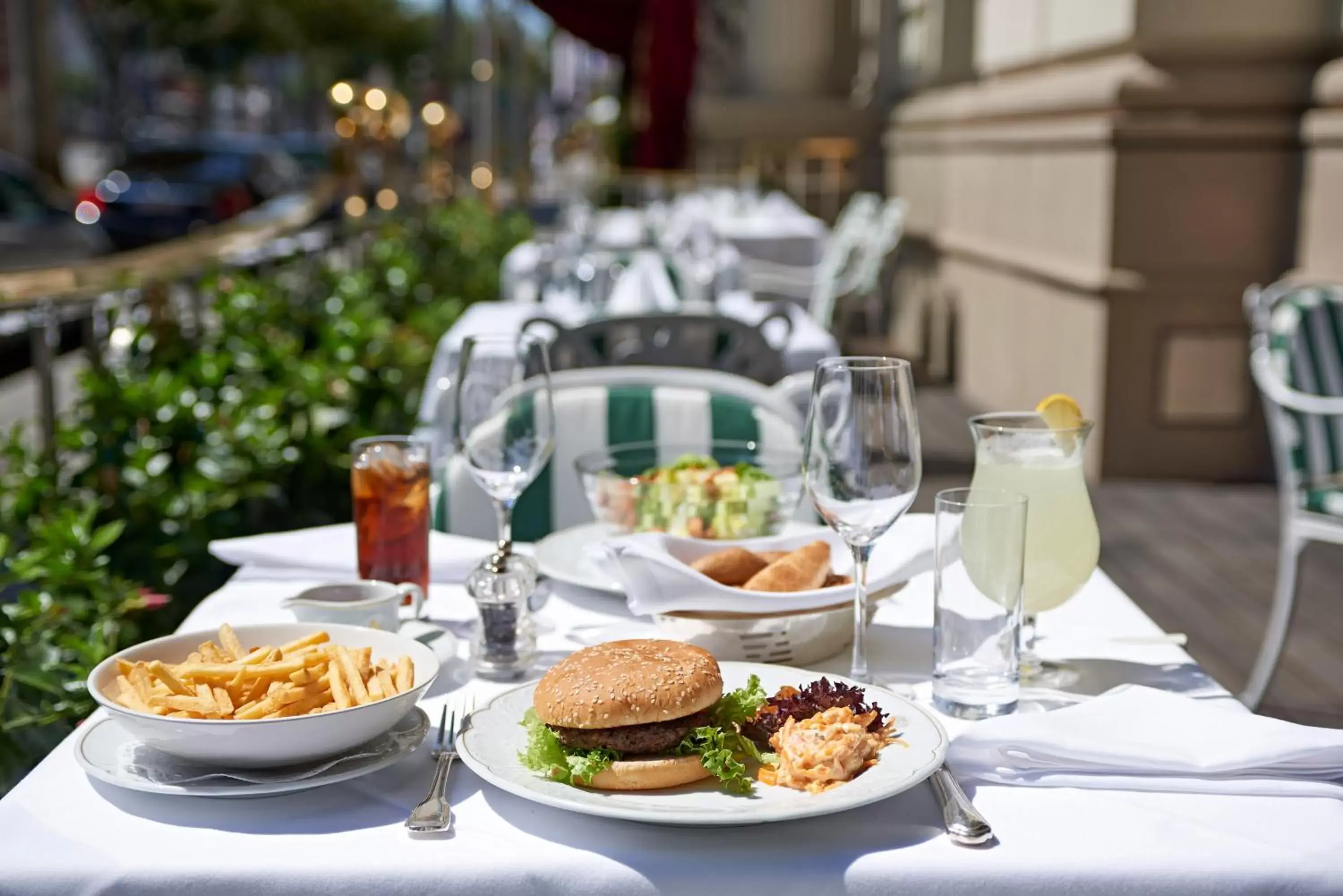 Coffee/tea facilities, Restaurant/Places to Eat in Grand Hotel Wien