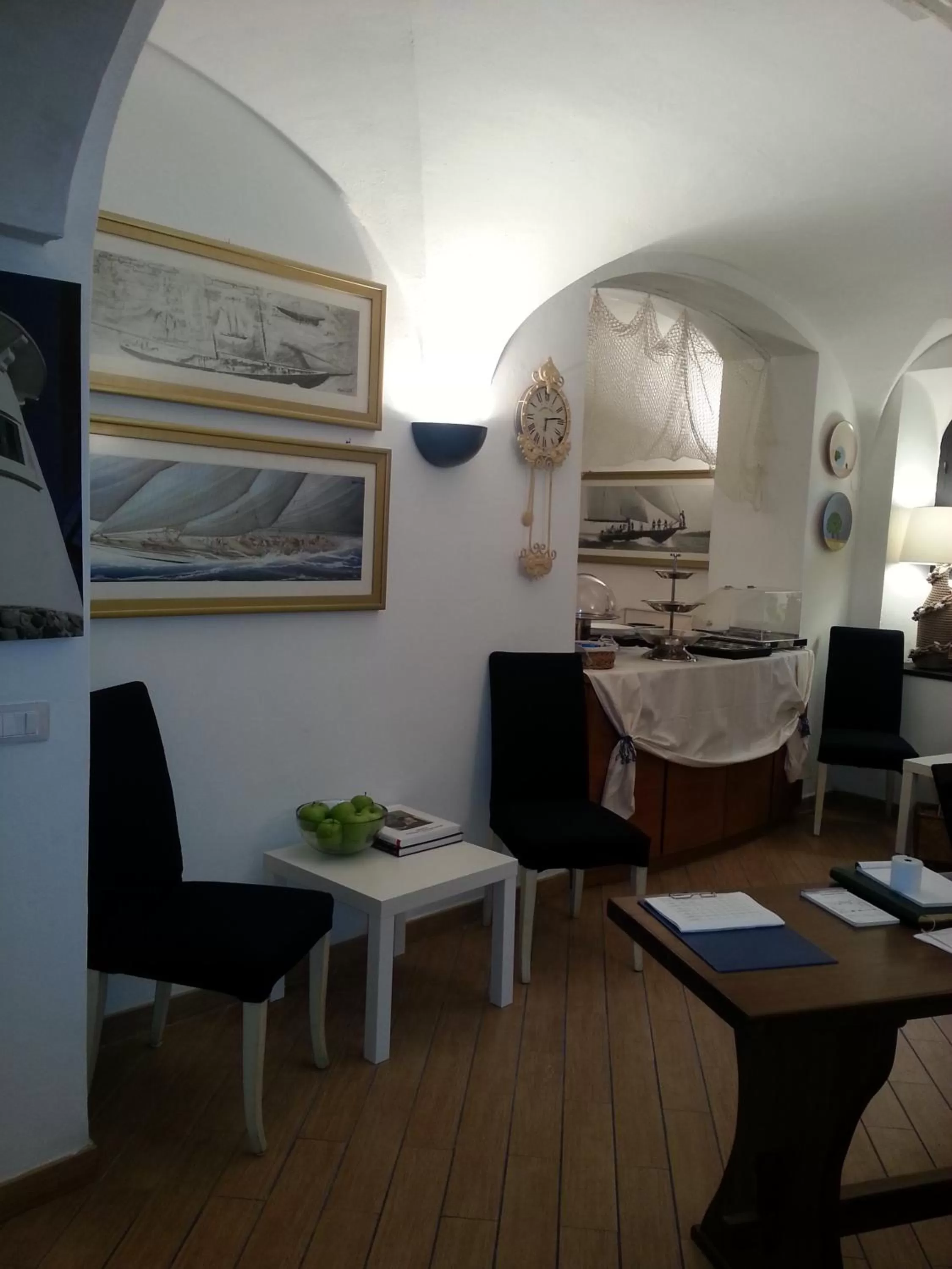 Restaurant/places to eat in Hotel Argentina