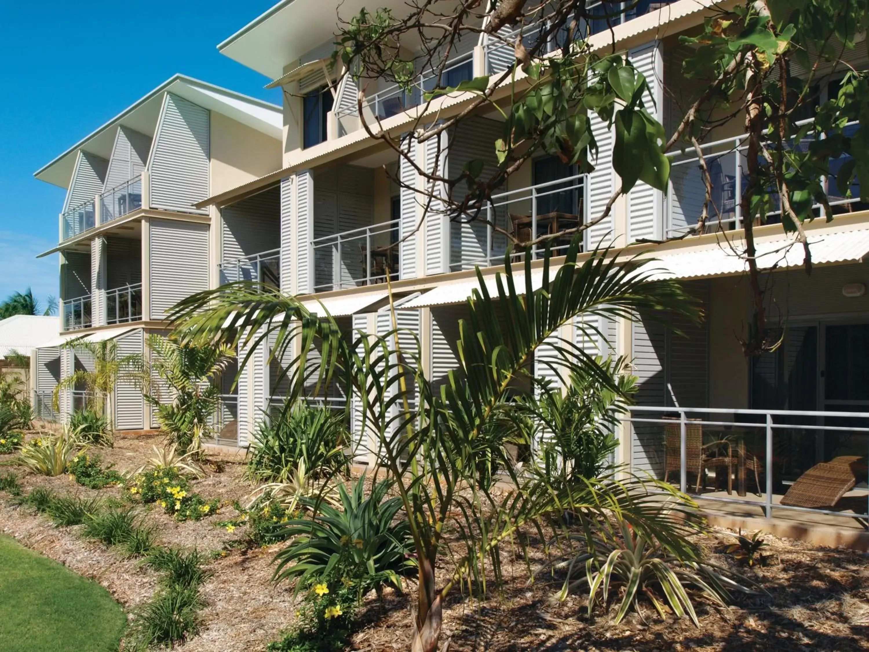 Facade/entrance in Oaks Broome Hotel Facade/entrance in Oaks Broome Hotel
