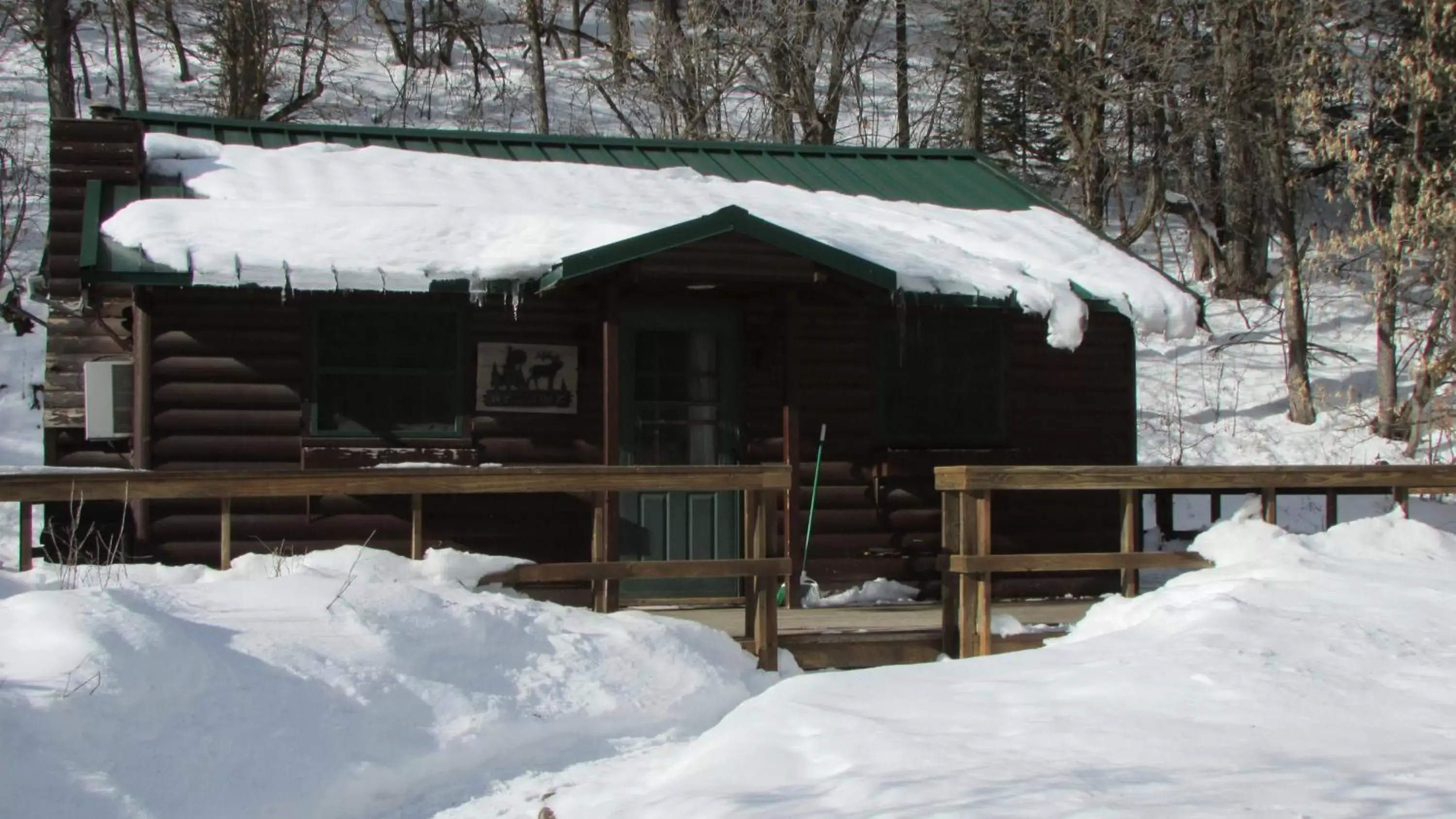 Winter in Spearfish Canyon Lodge