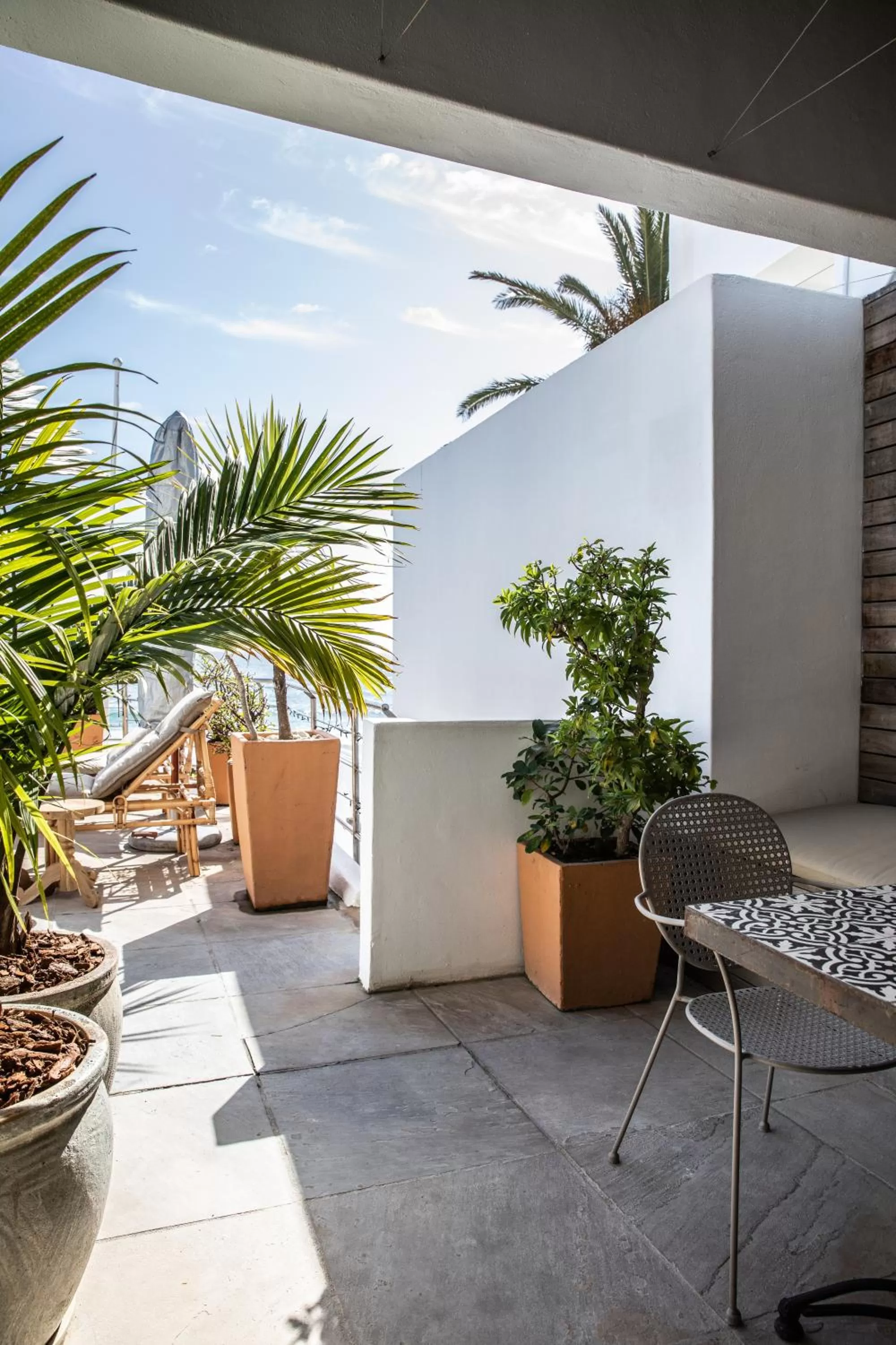 Seating area in Sea Castle Hotel Camps Bay