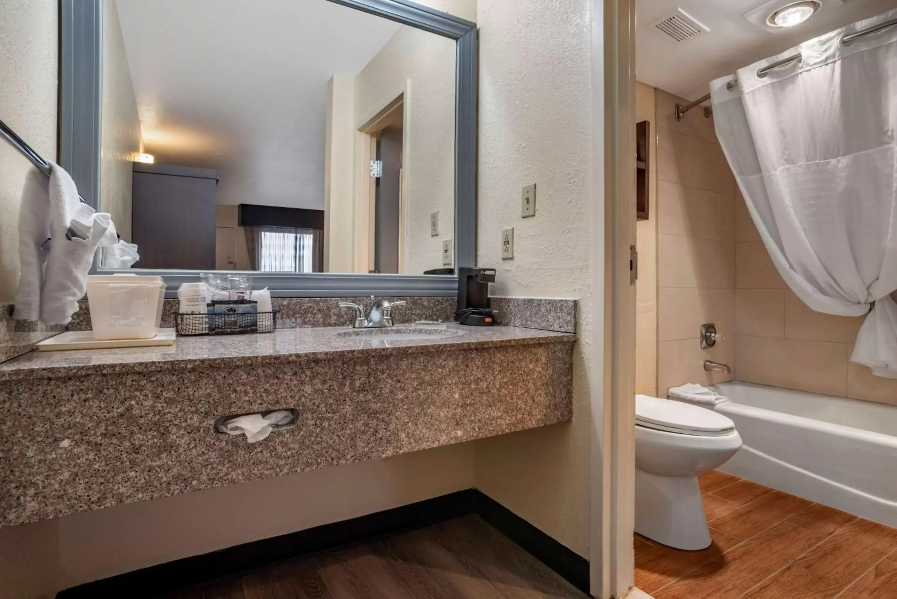 Bathroom in Best Western Salisbury Plaza