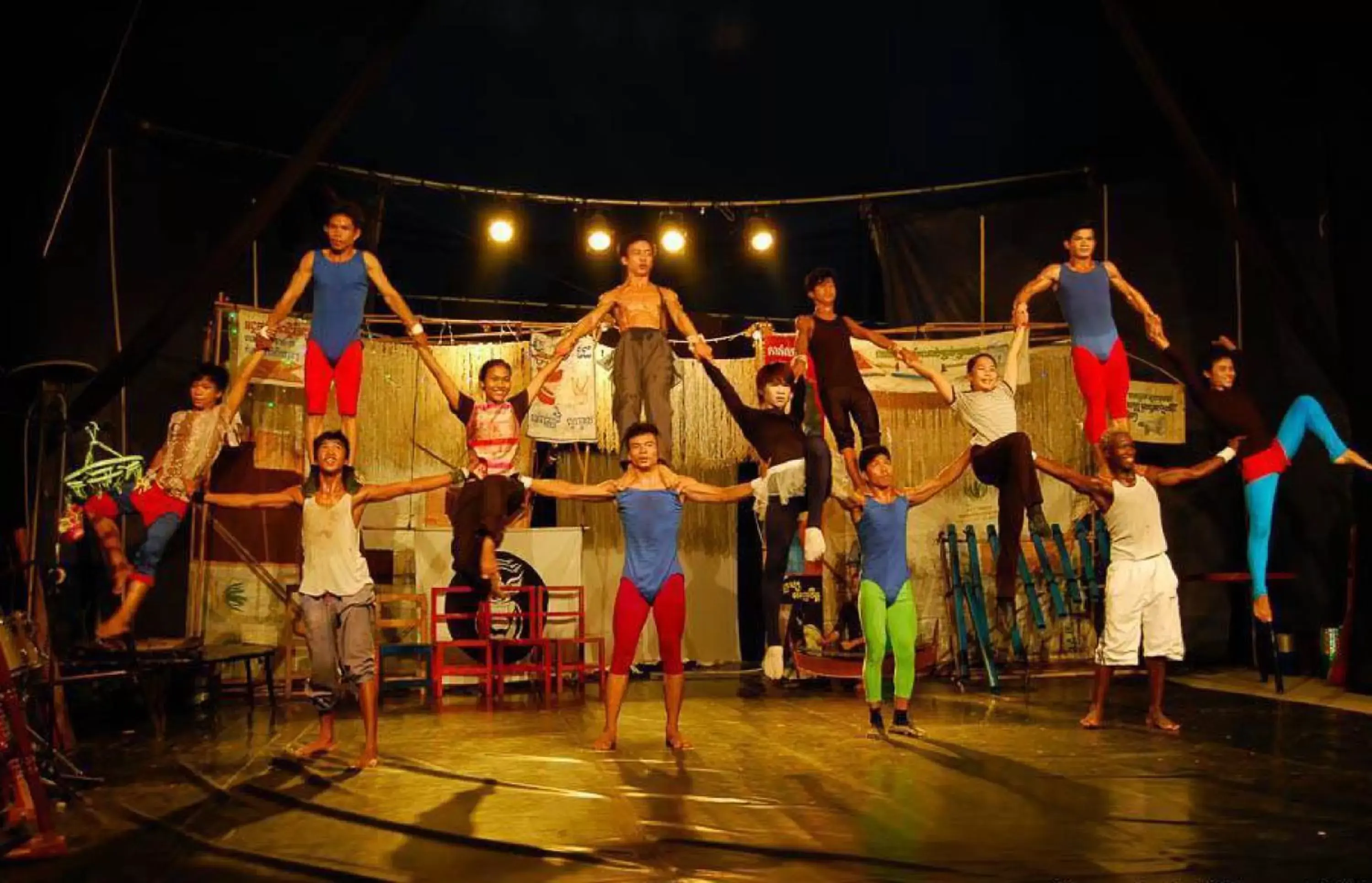 People, Evening Entertainment in Central Indochine D'angkor Hotel