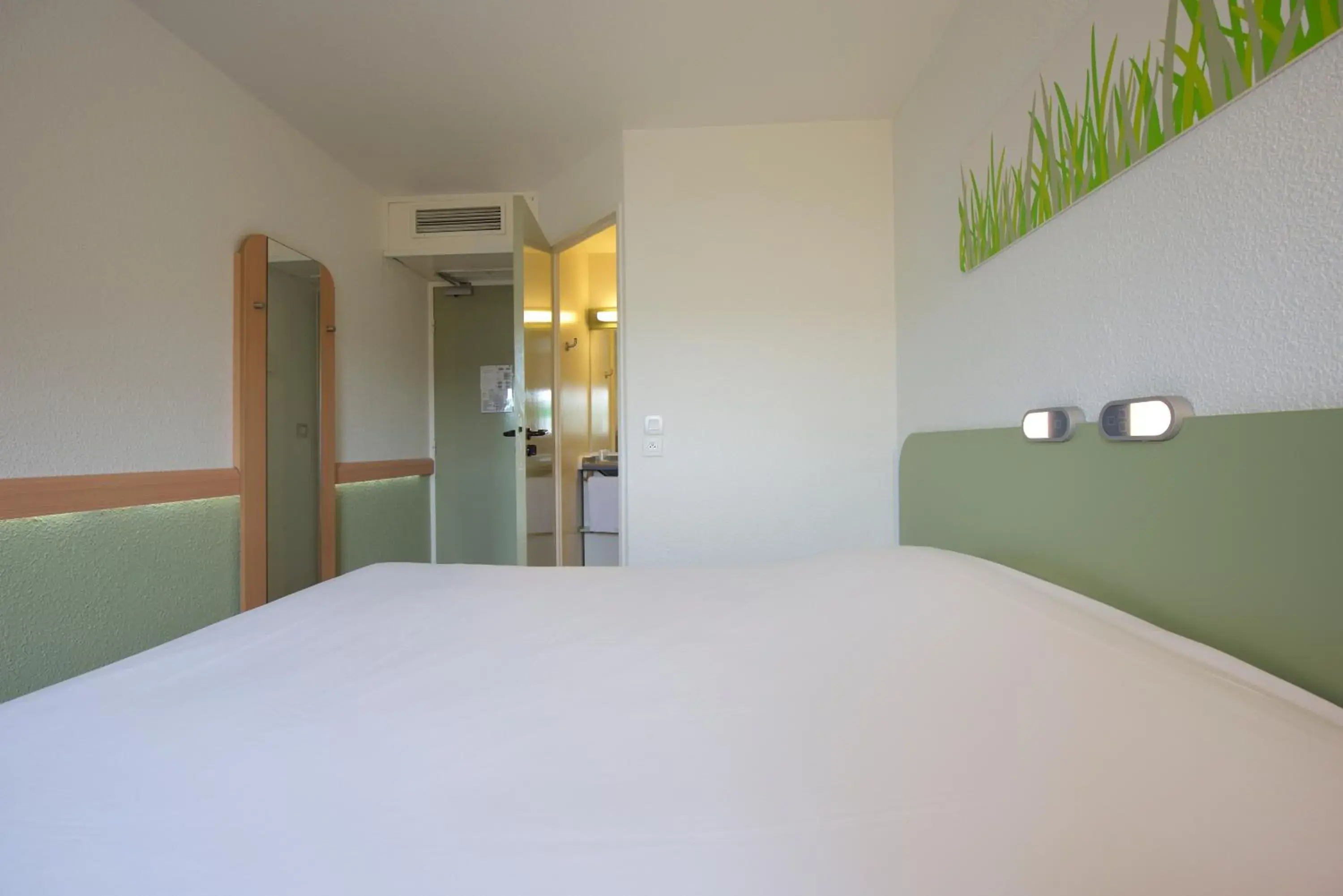 Bed in ibis budget Pau Lescar