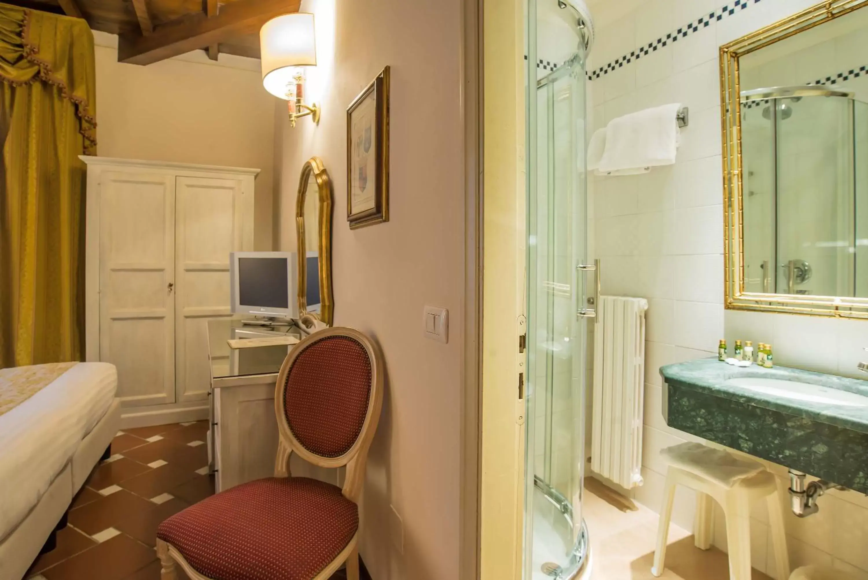 Photo of the whole room, Bathroom in Hotel Atlantic Palace