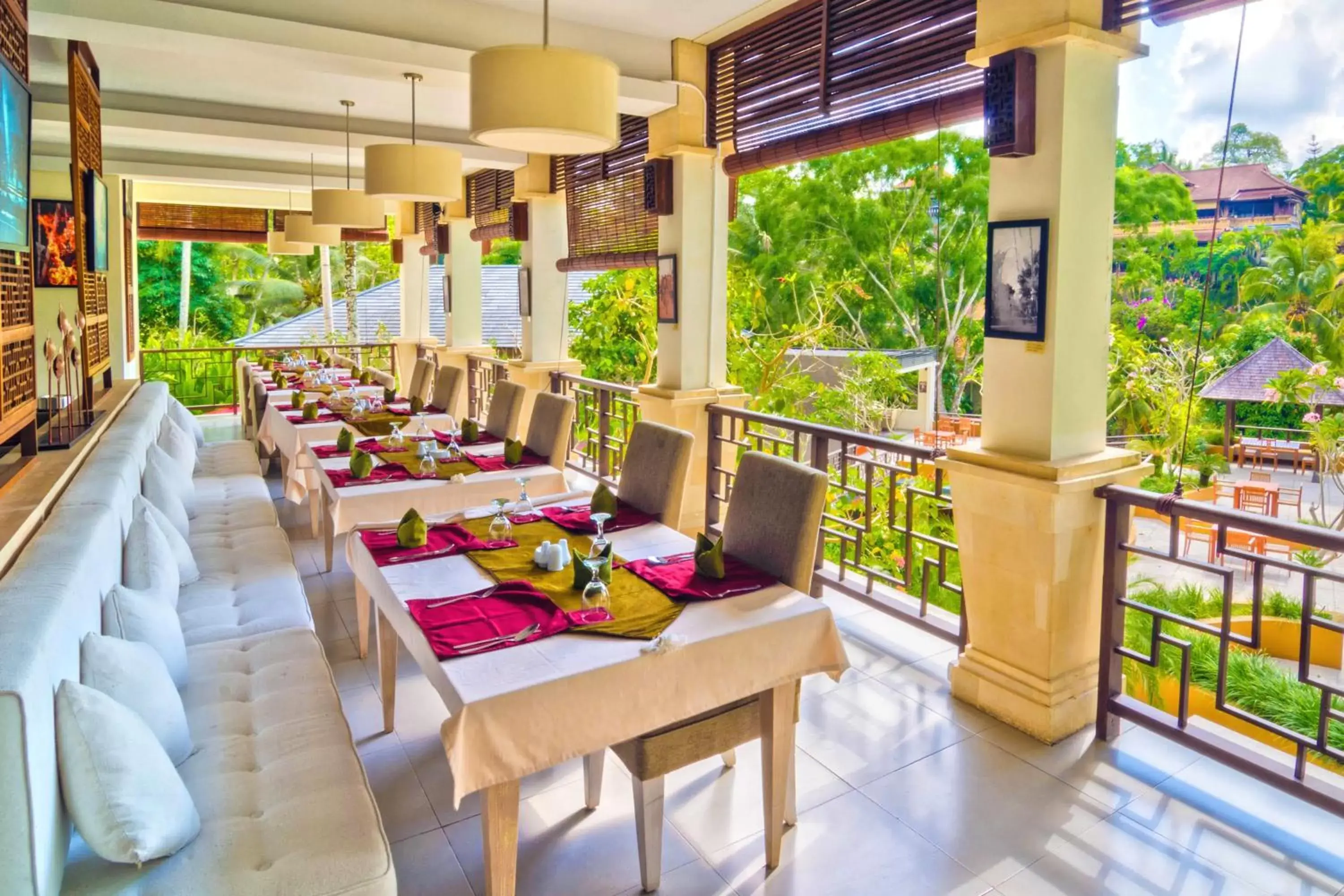 Restaurant/places to eat in Labak River Hotel by EPS Restaurant/places to eat in Labak River Hotel by EPS