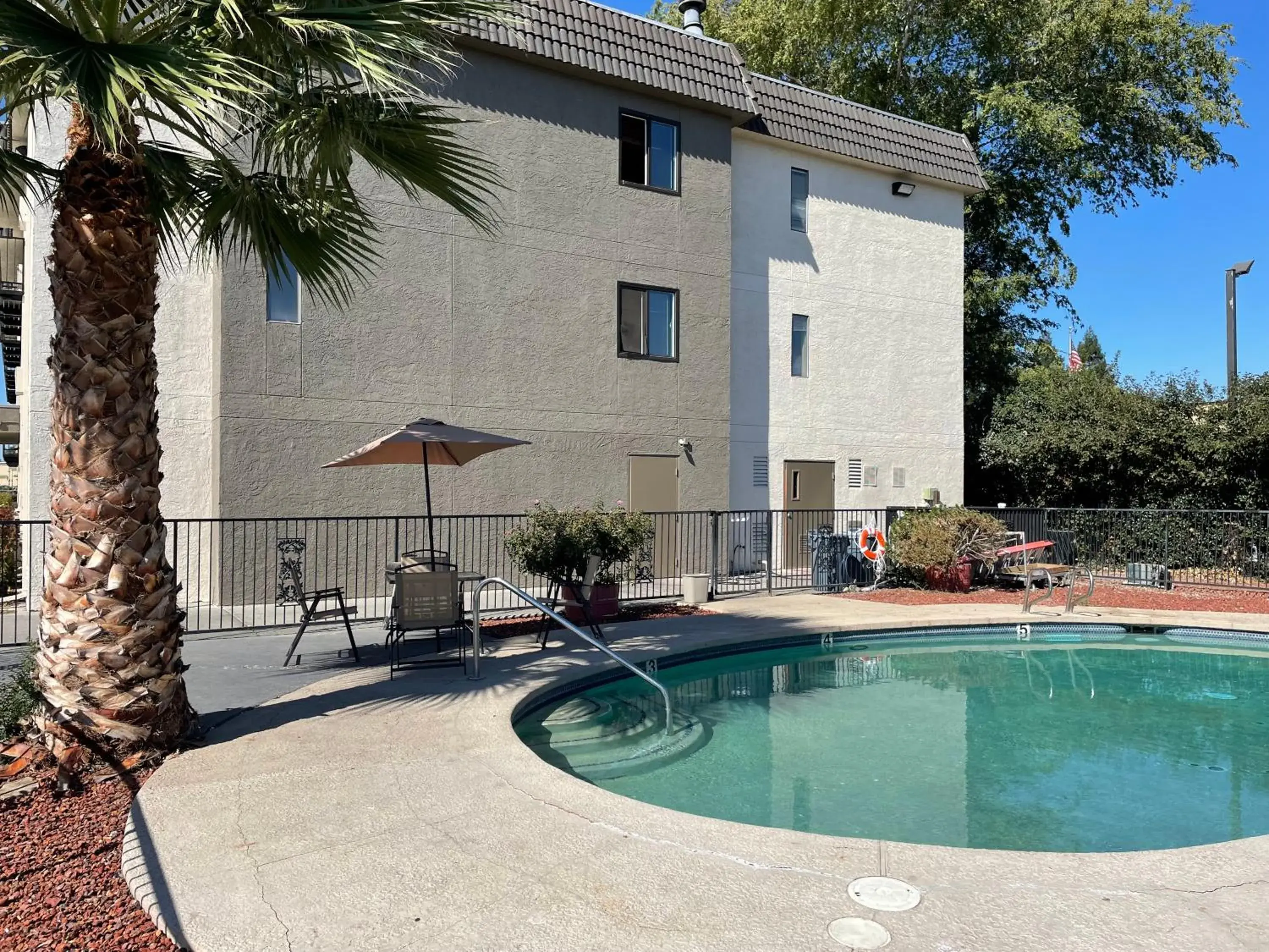 Swimming pool, Property Building in Sutter Inn