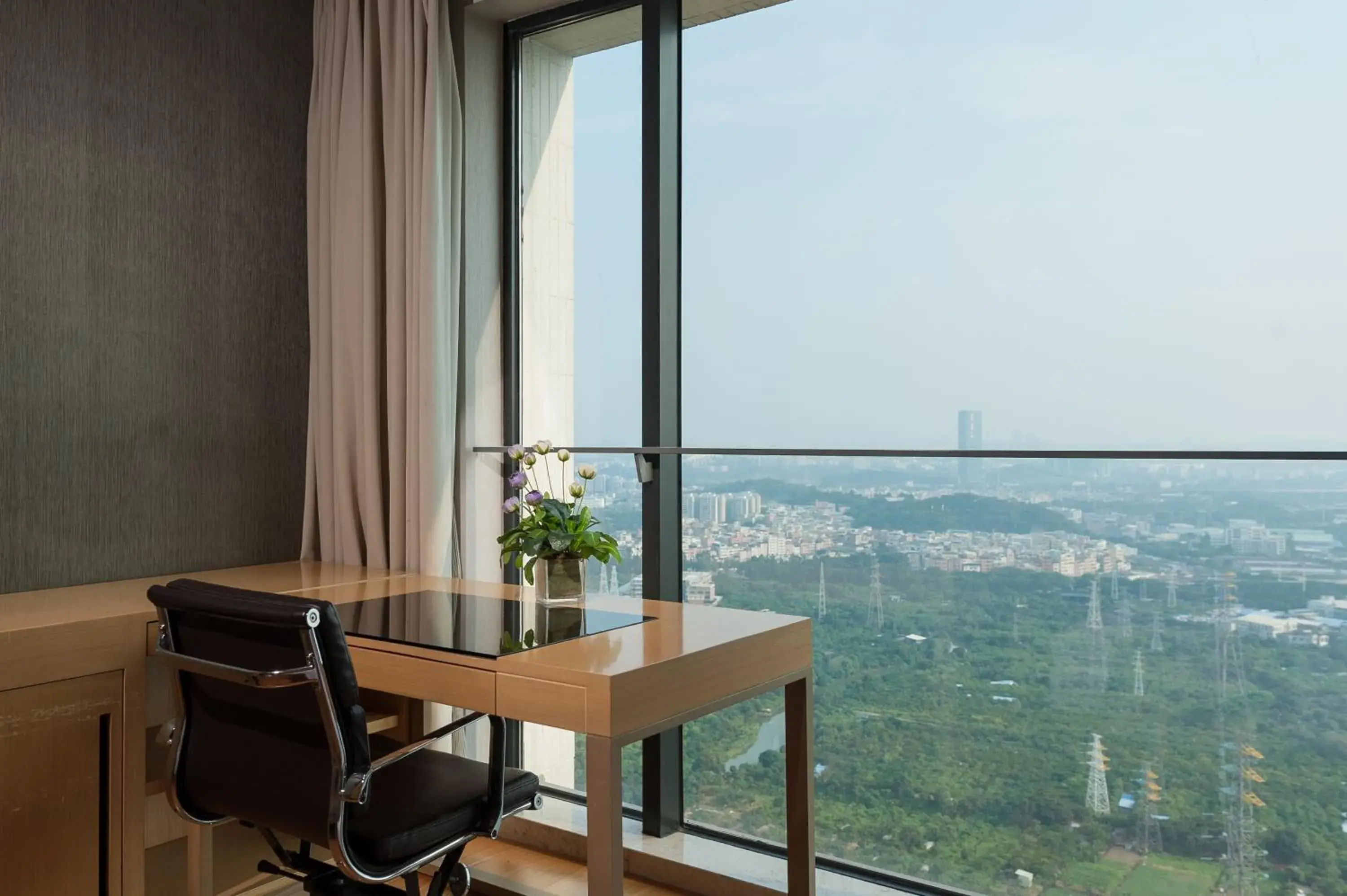 Property building in Yicheng Pazhou Poly World Trade Centre Apartment