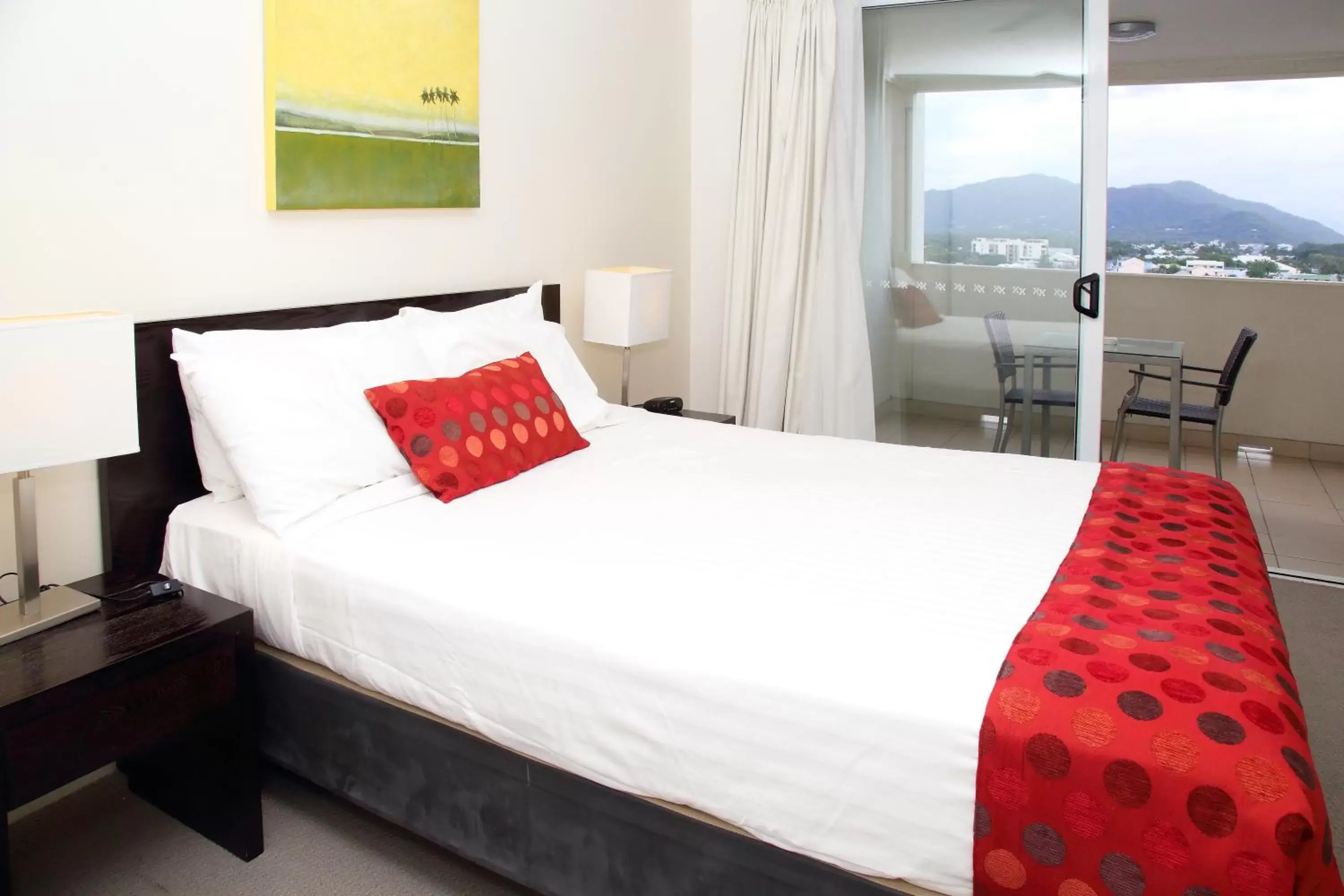Balcony/Terrace, Bed in Cairns Central Plaza Apartment Hotel