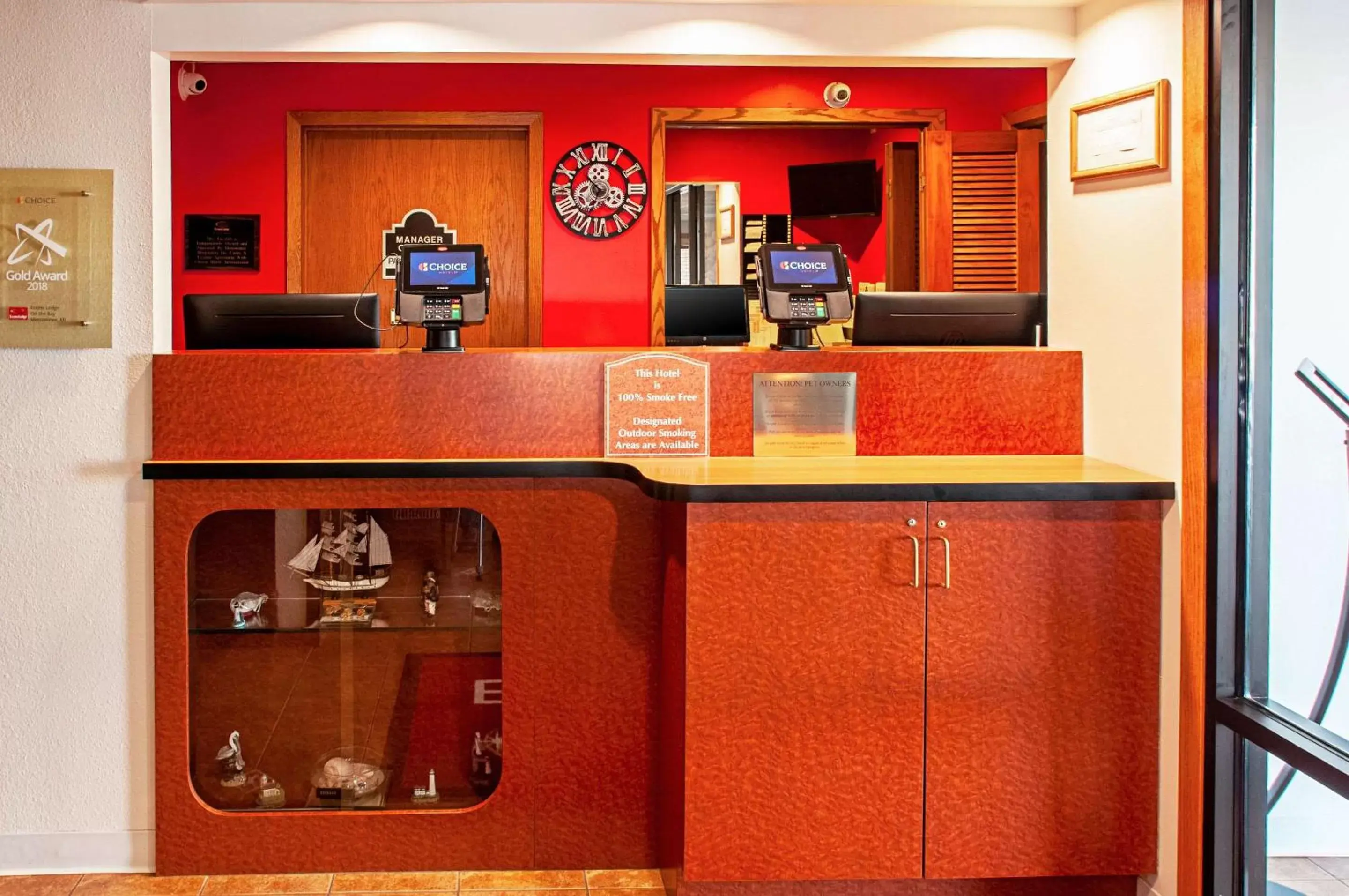 Lobby or reception in Econo Lodge On the Bay