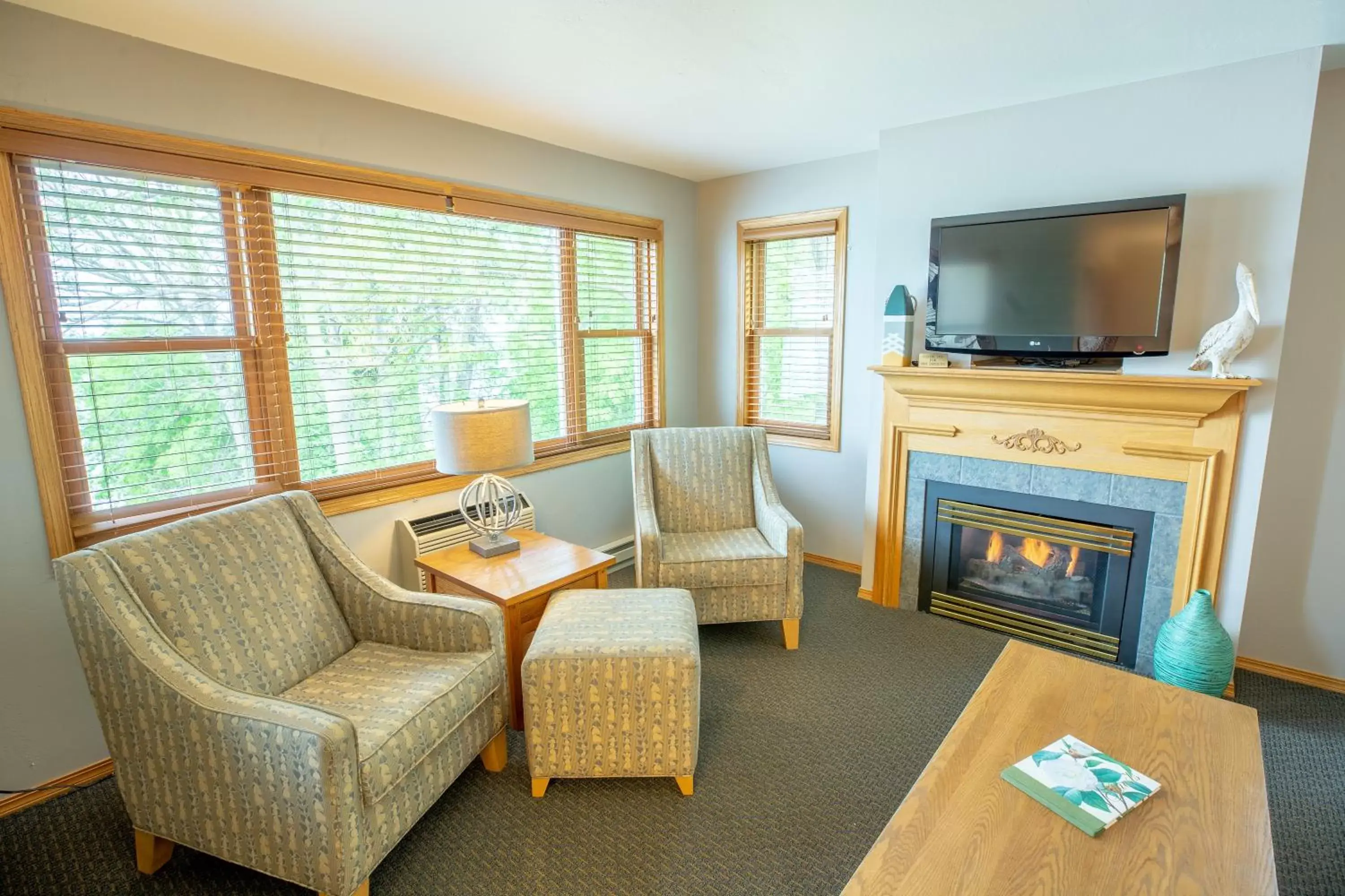 Living room, Seating Area in Westwood Shores Waterfront Resort