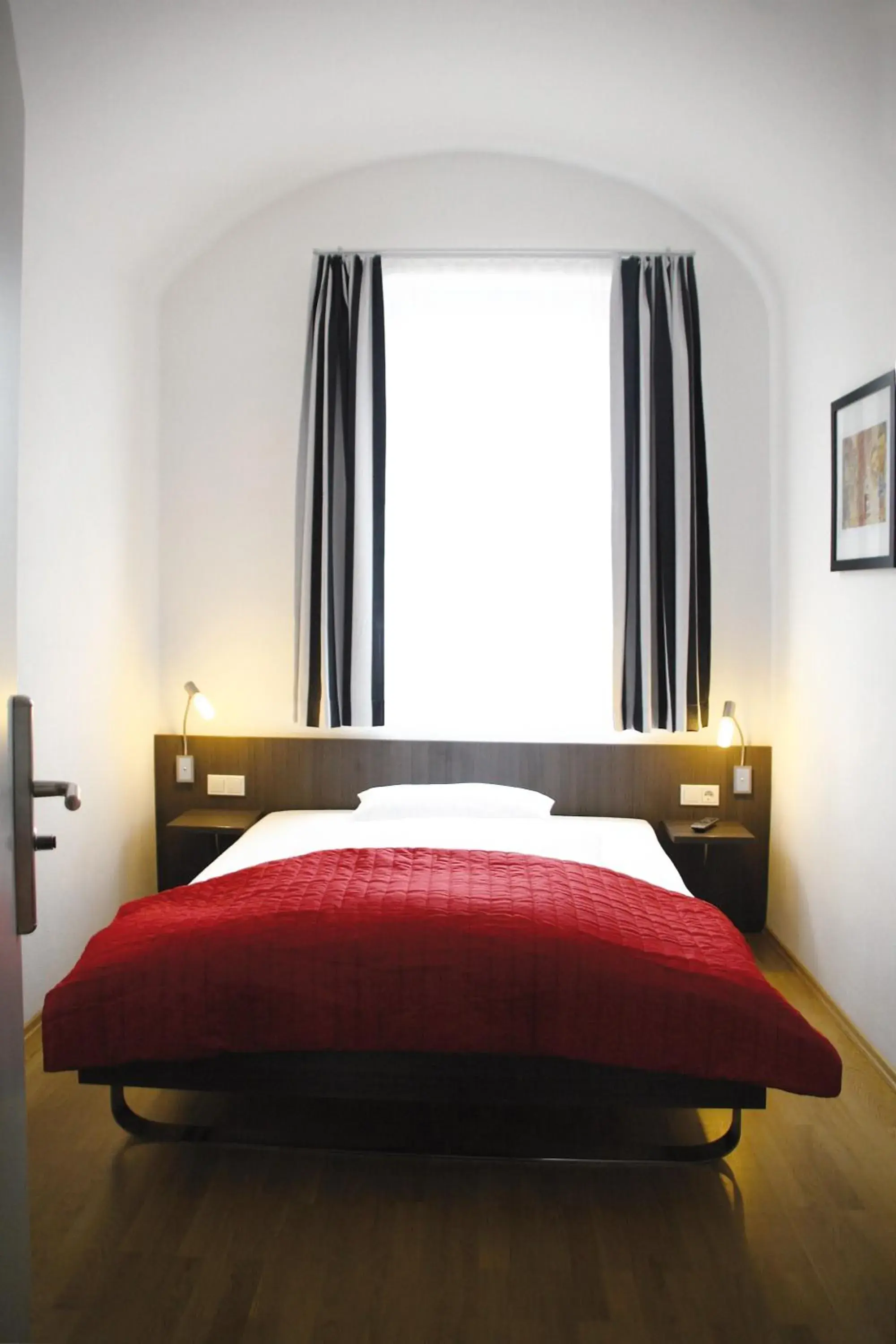 Comfort Single Room in ALCATRAZ Hotel am Japanischen Garten Comfort Single Room in ALCATRAZ Hotel am Japanischen Garten