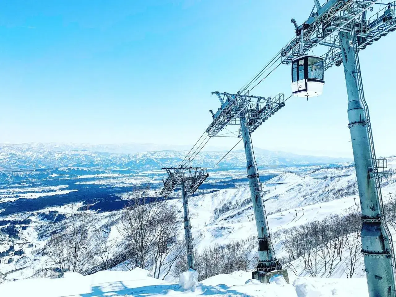 Skiing in Lotte Arai Resort