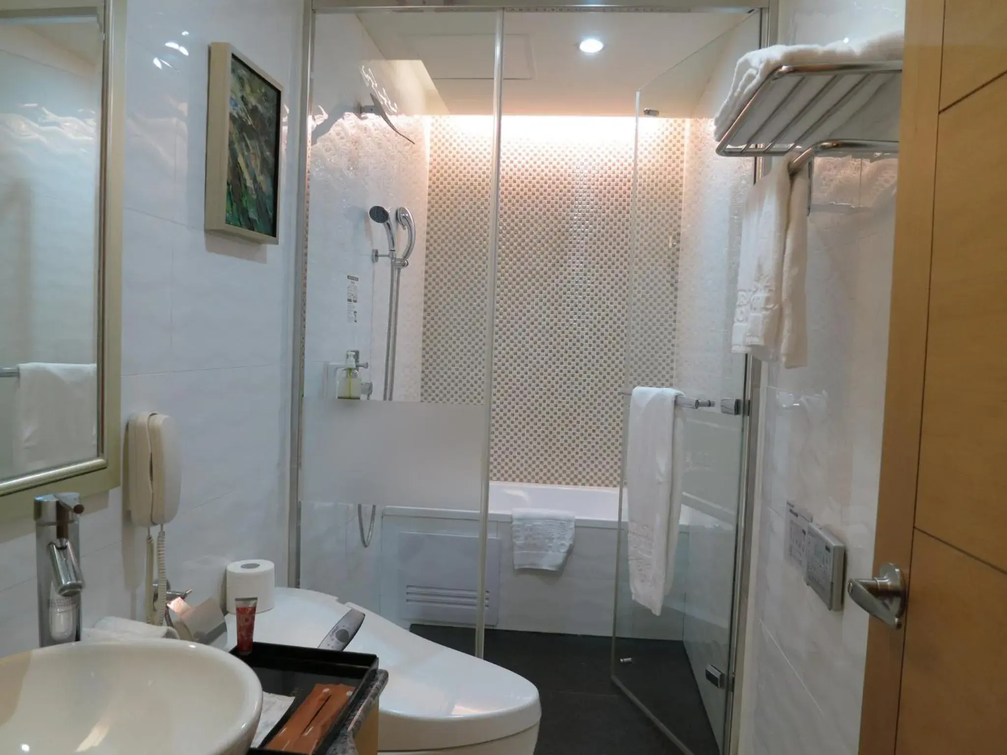 Bathroom in Arsma Hotel