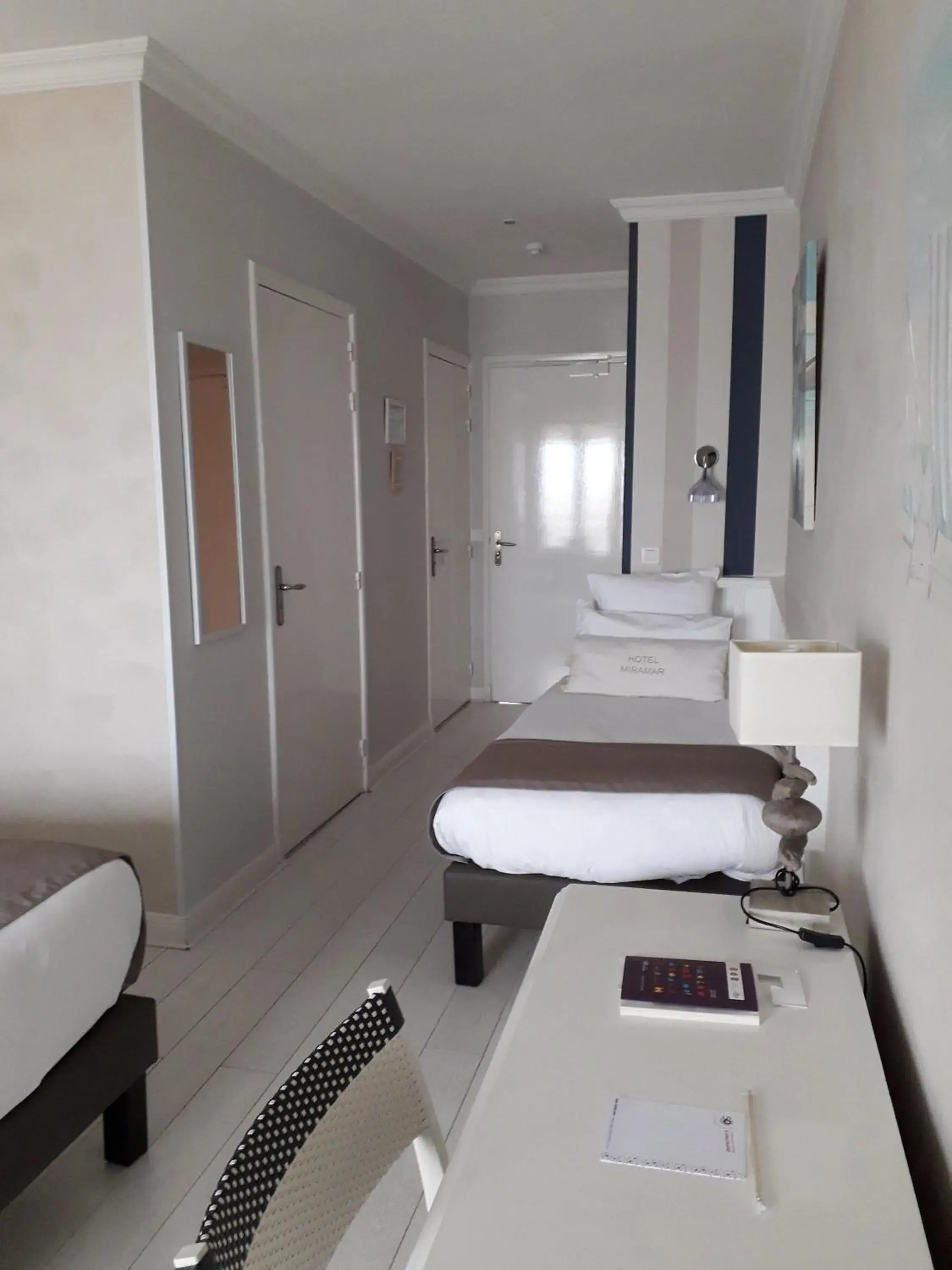 Bedroom, Bathroom in The Originals Boutique, Hotel Miramar, Royan (Inter-Hotel)