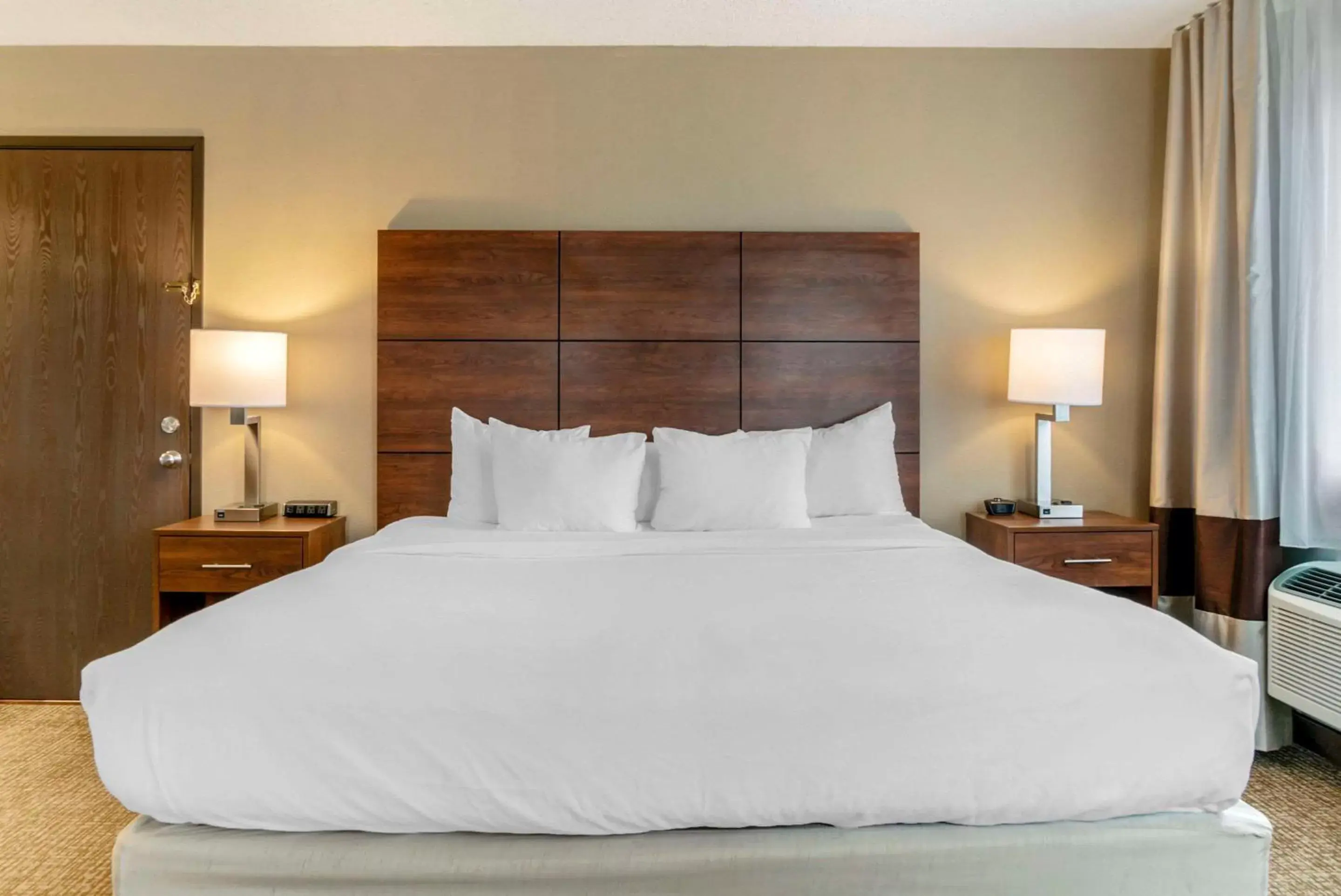 Bedroom, Bed in Comfort Inn Bedroom, Bed in Comfort Inn