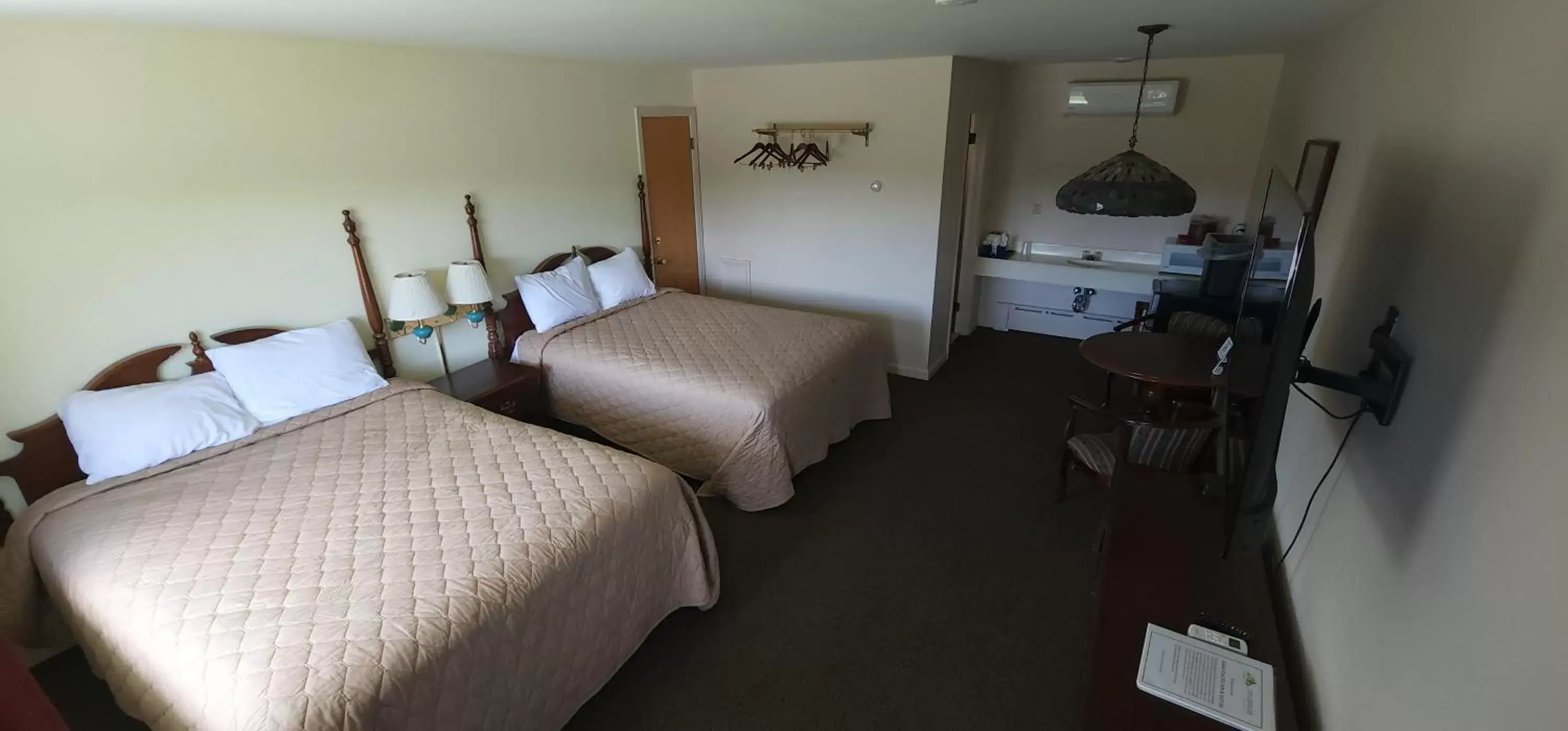 Photo of the whole room in Sara Placid Inn & Suites