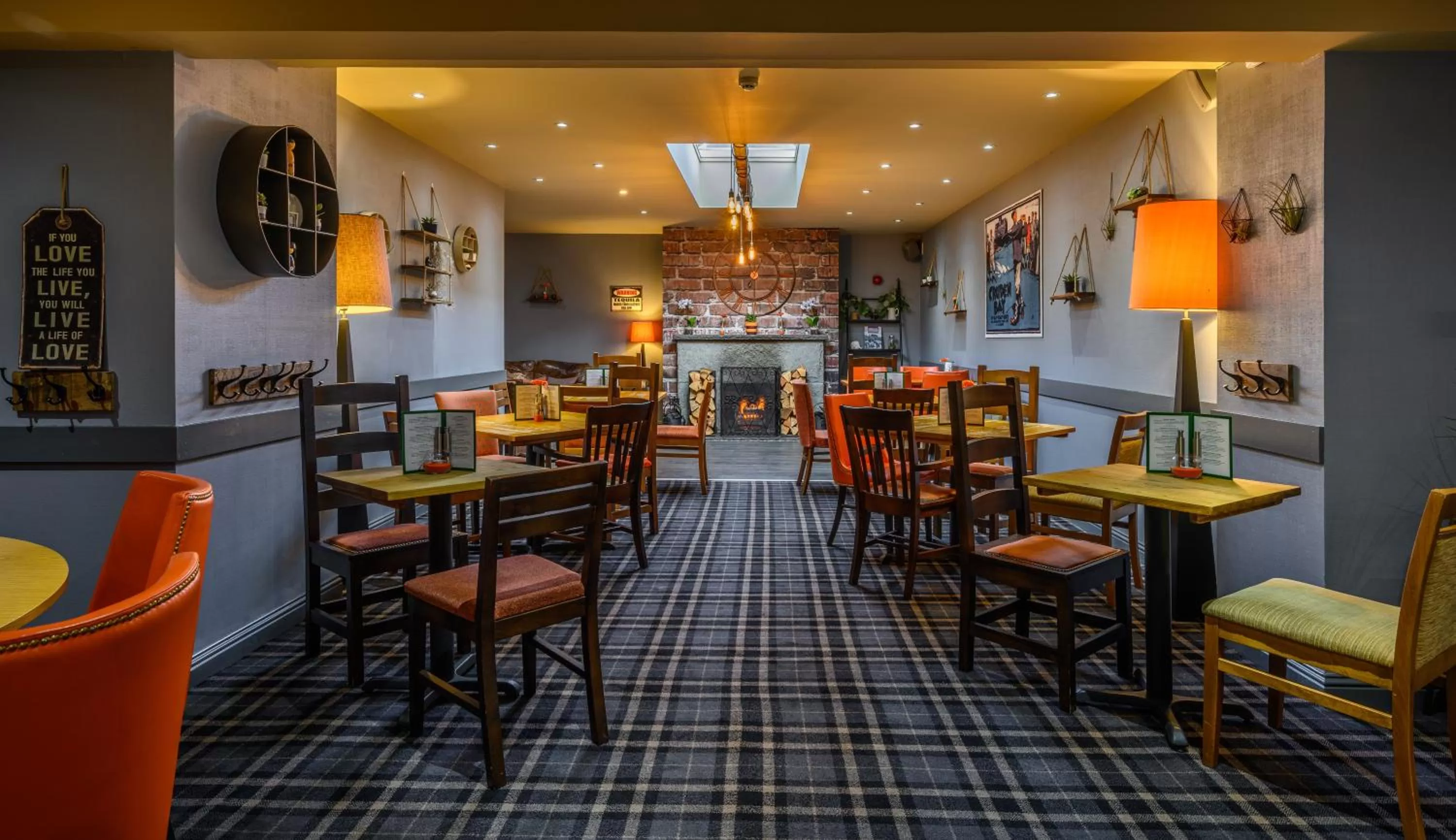 Restaurant/places to eat in The Dunavon