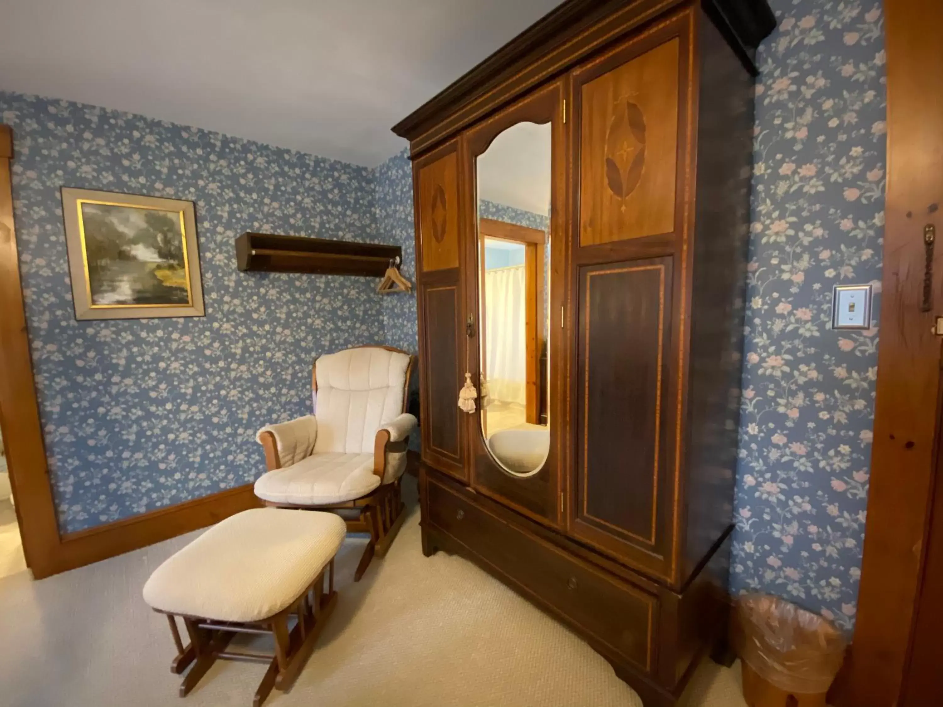 Bathroom in Follansbee Inn