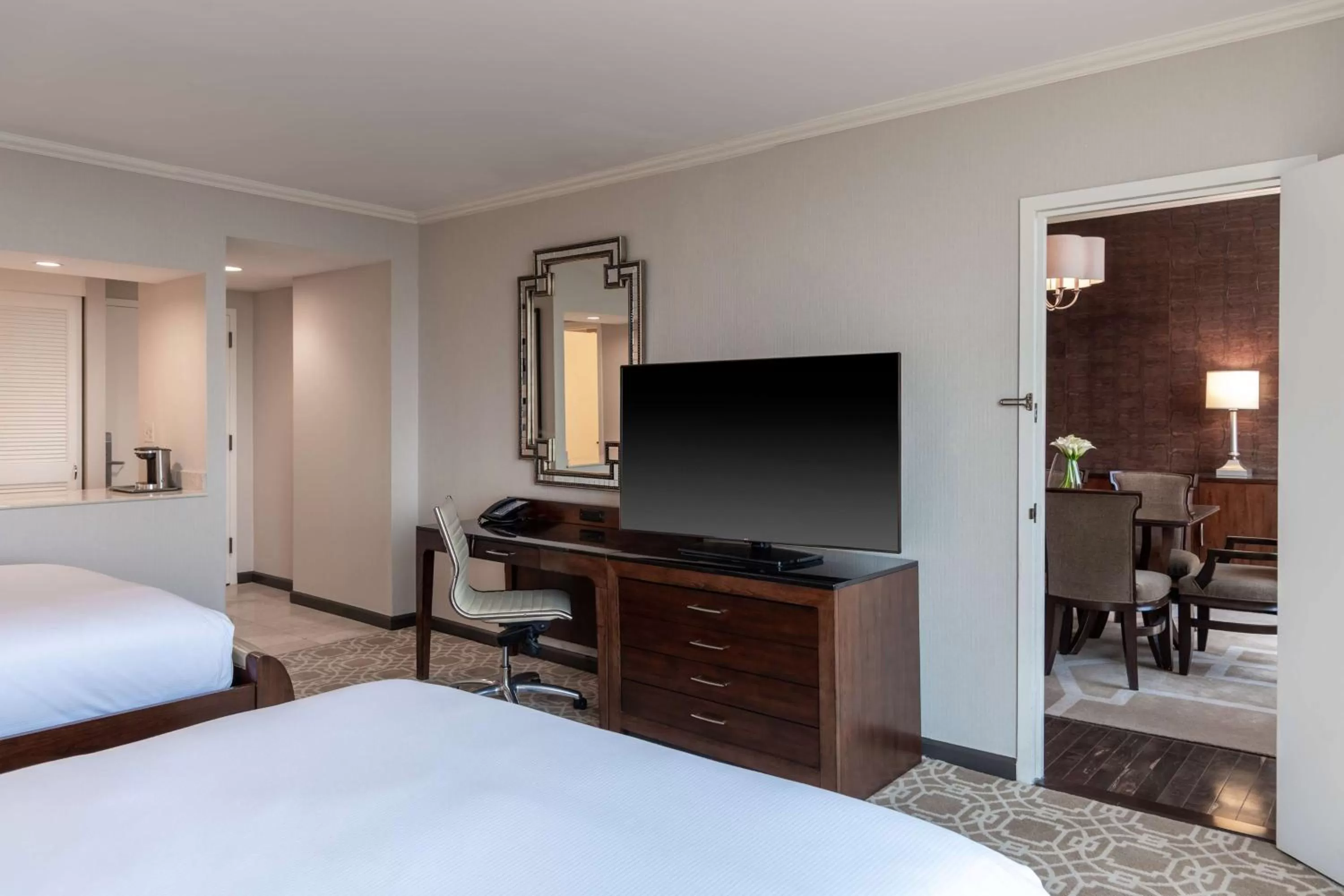Bedroom, Bed in Hilton Alexandria Mark Center