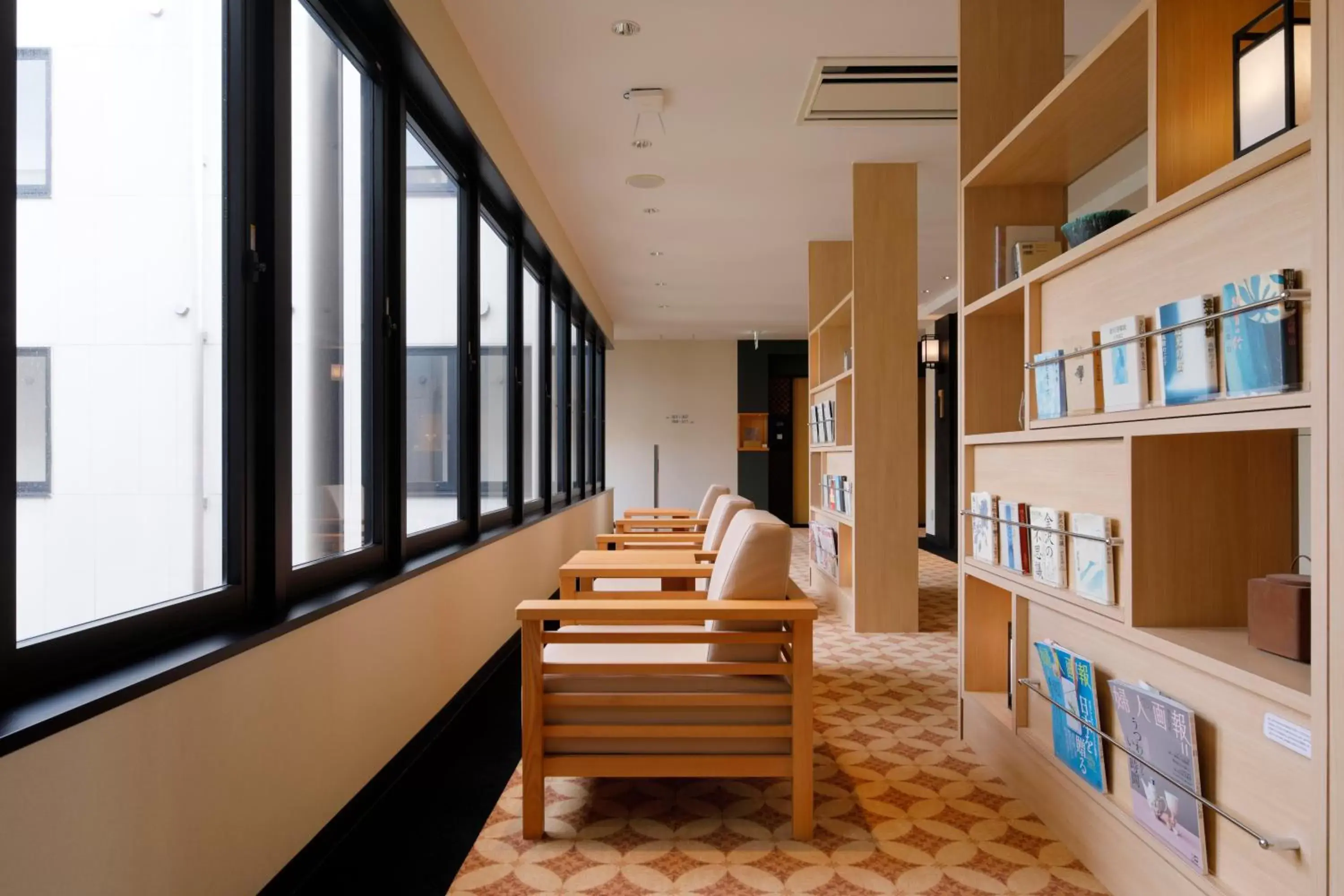 Library in Kanazawa Sainoniwa Hotel