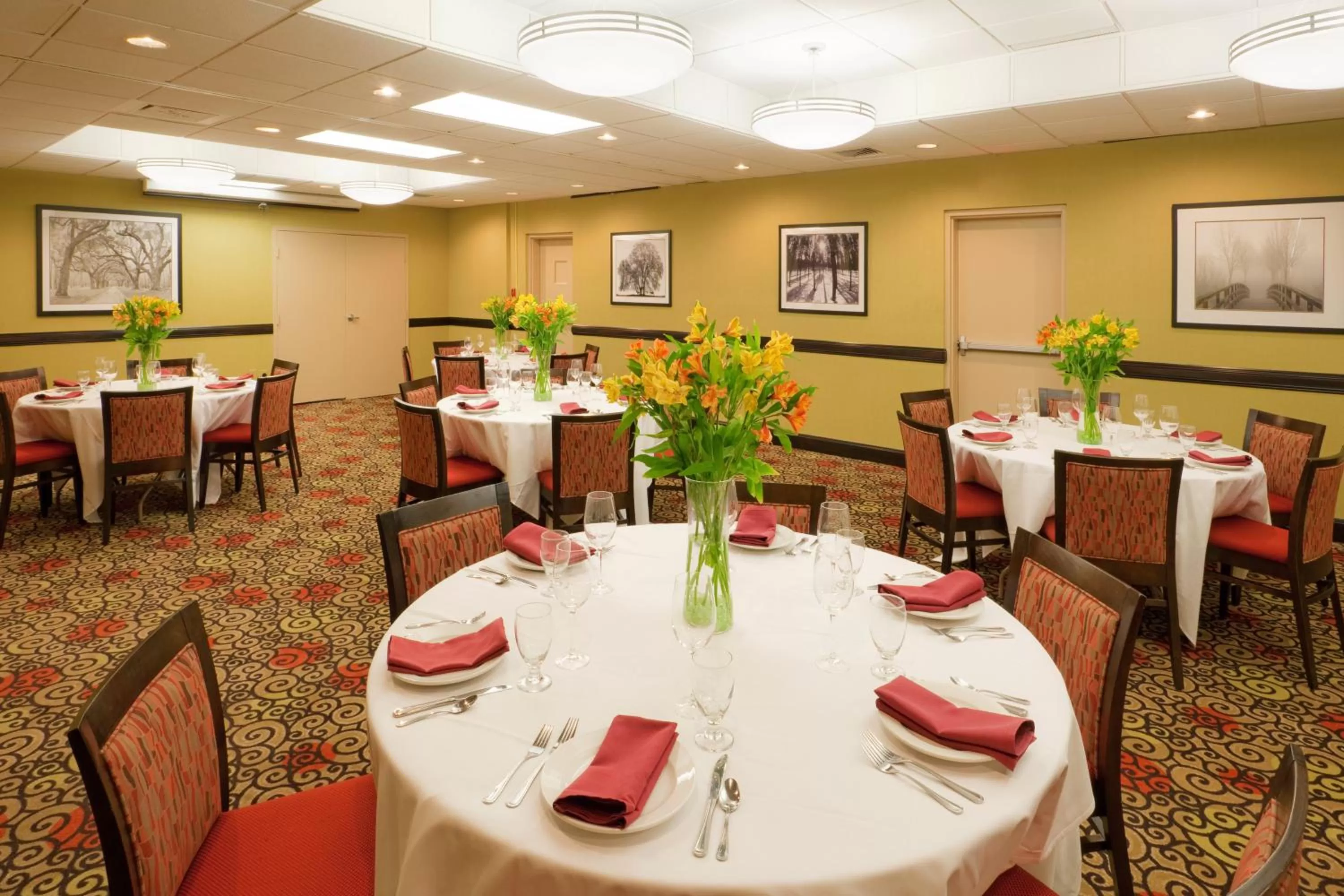 Meeting/conference room in Holiday Inn Portsmouth by IHG