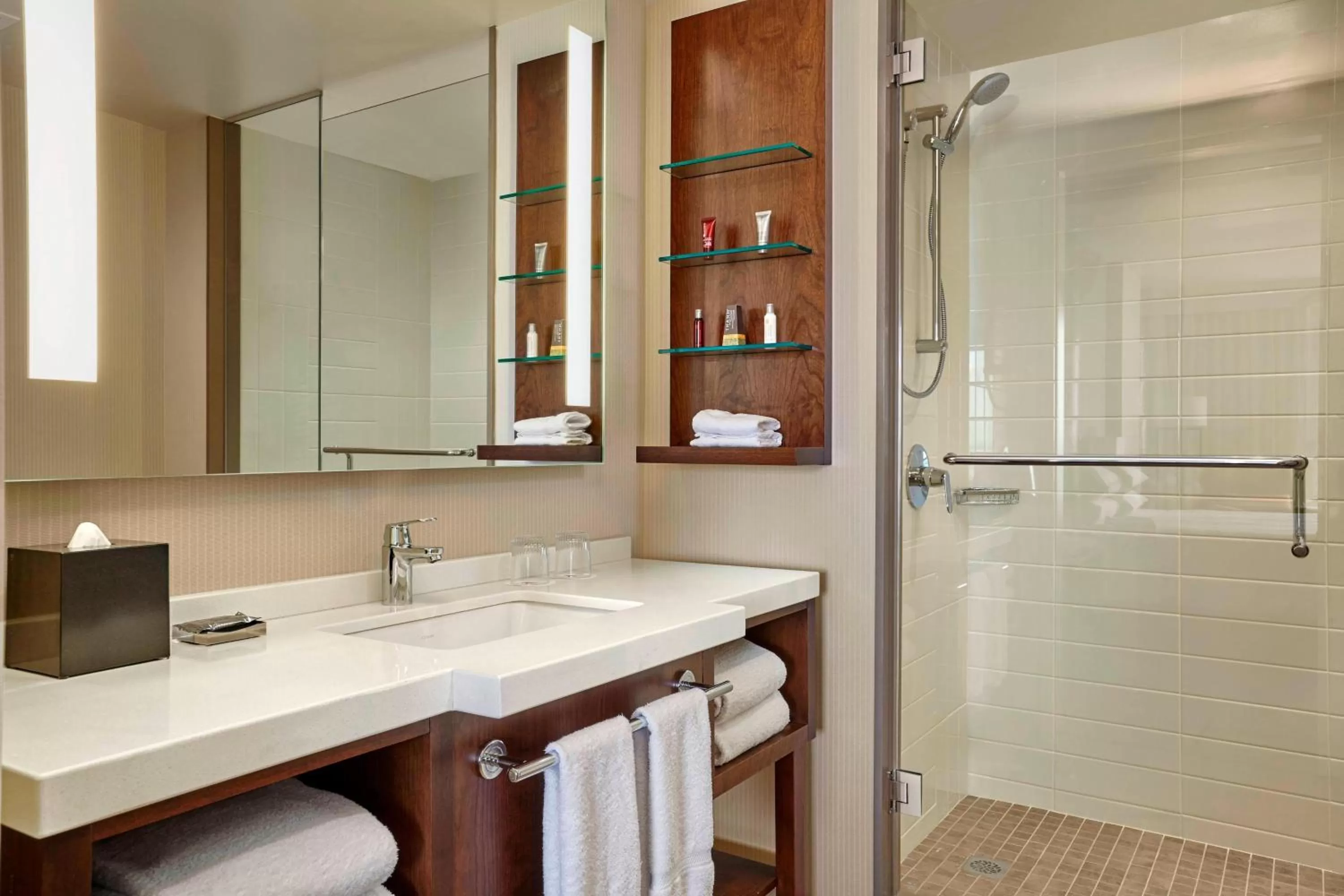 Photo of the whole room in Calgary Airport Marriott In-Terminal Hotel