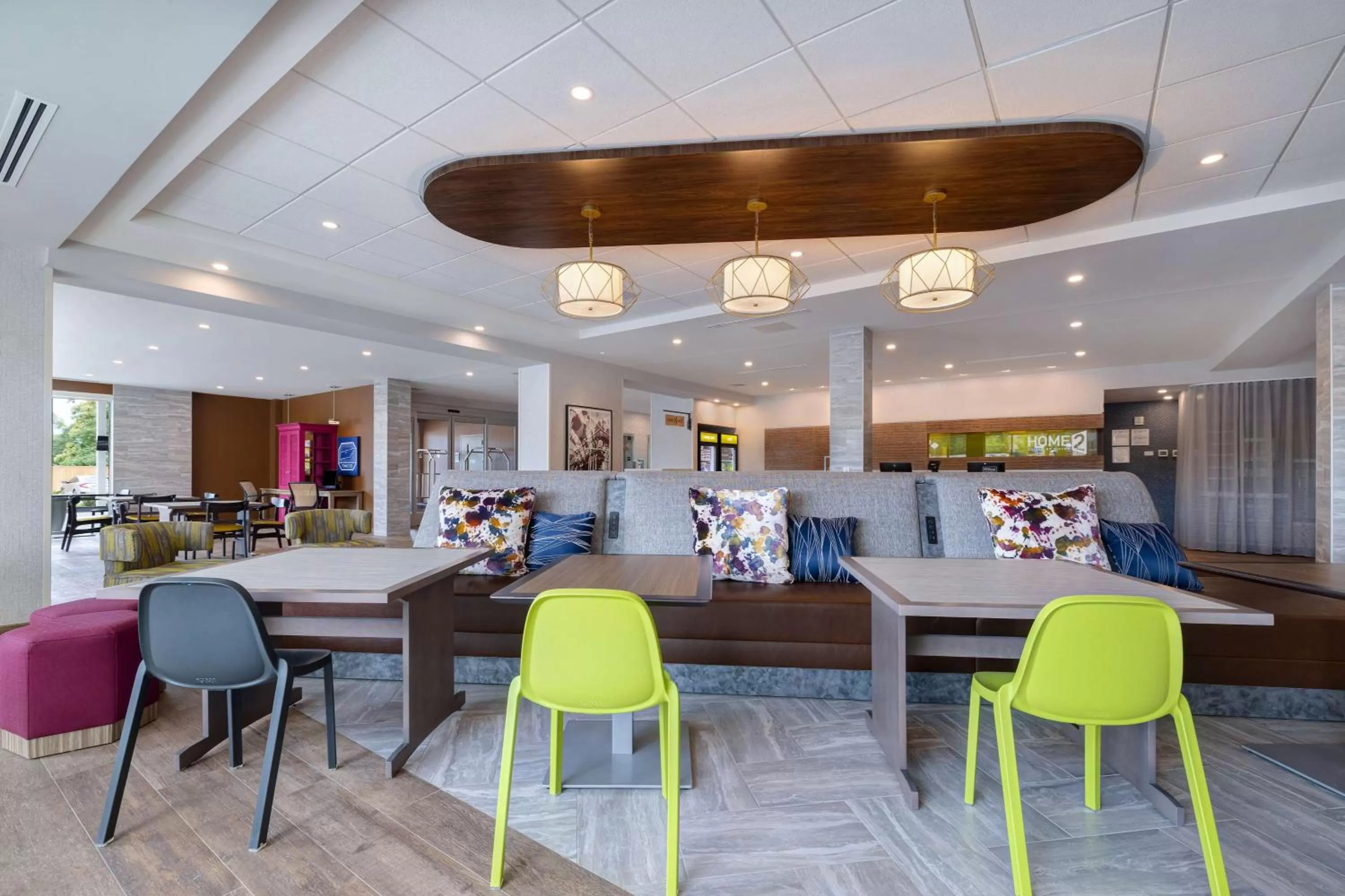 Breakfast in Home2 Suites By Hilton Nashville Downtown-Metrocenter