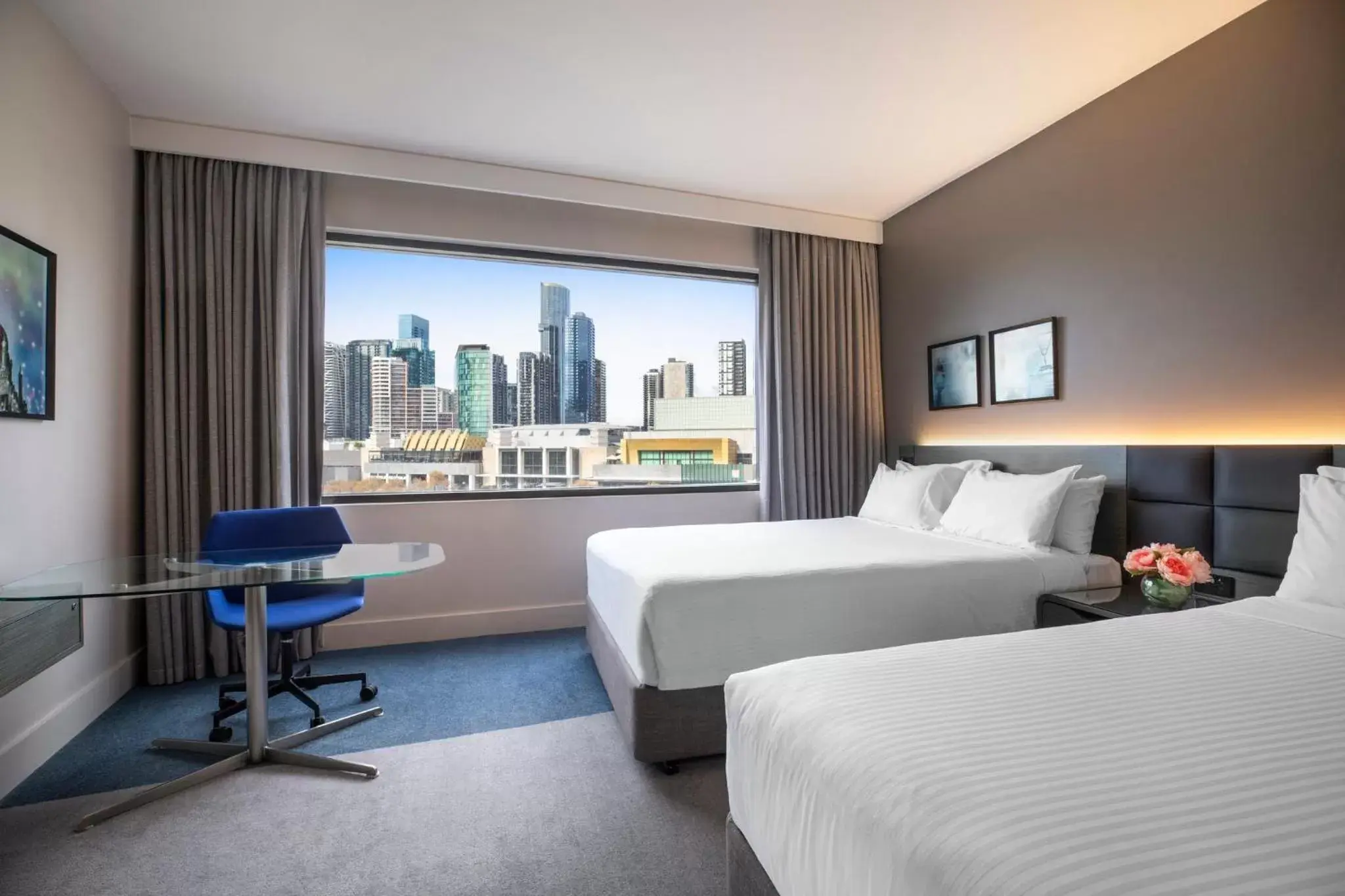 Photo of the whole room in Crowne Plaza Melbourne, an IHG Hotel