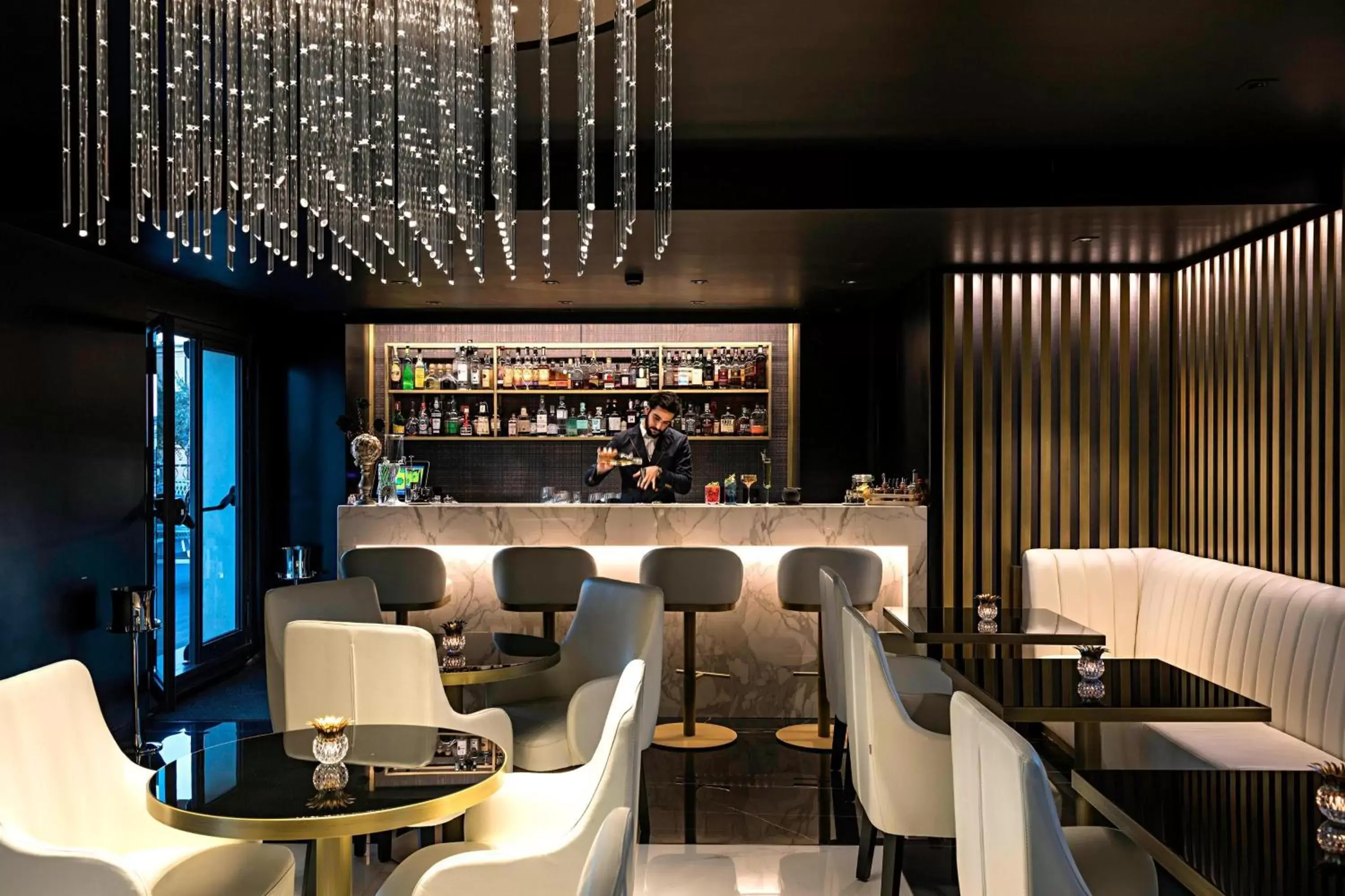 Lounge or bar, Lounge/Bar in The Pantheon Iconic Rome Hotel, Autograph Collection
