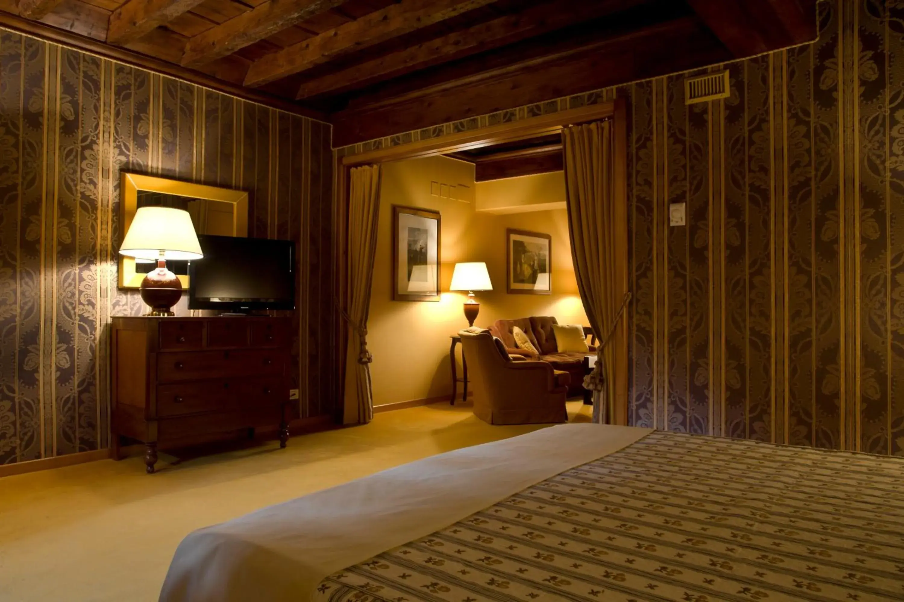 Photo of the whole room, Bed in Hotel Villa La Principessa