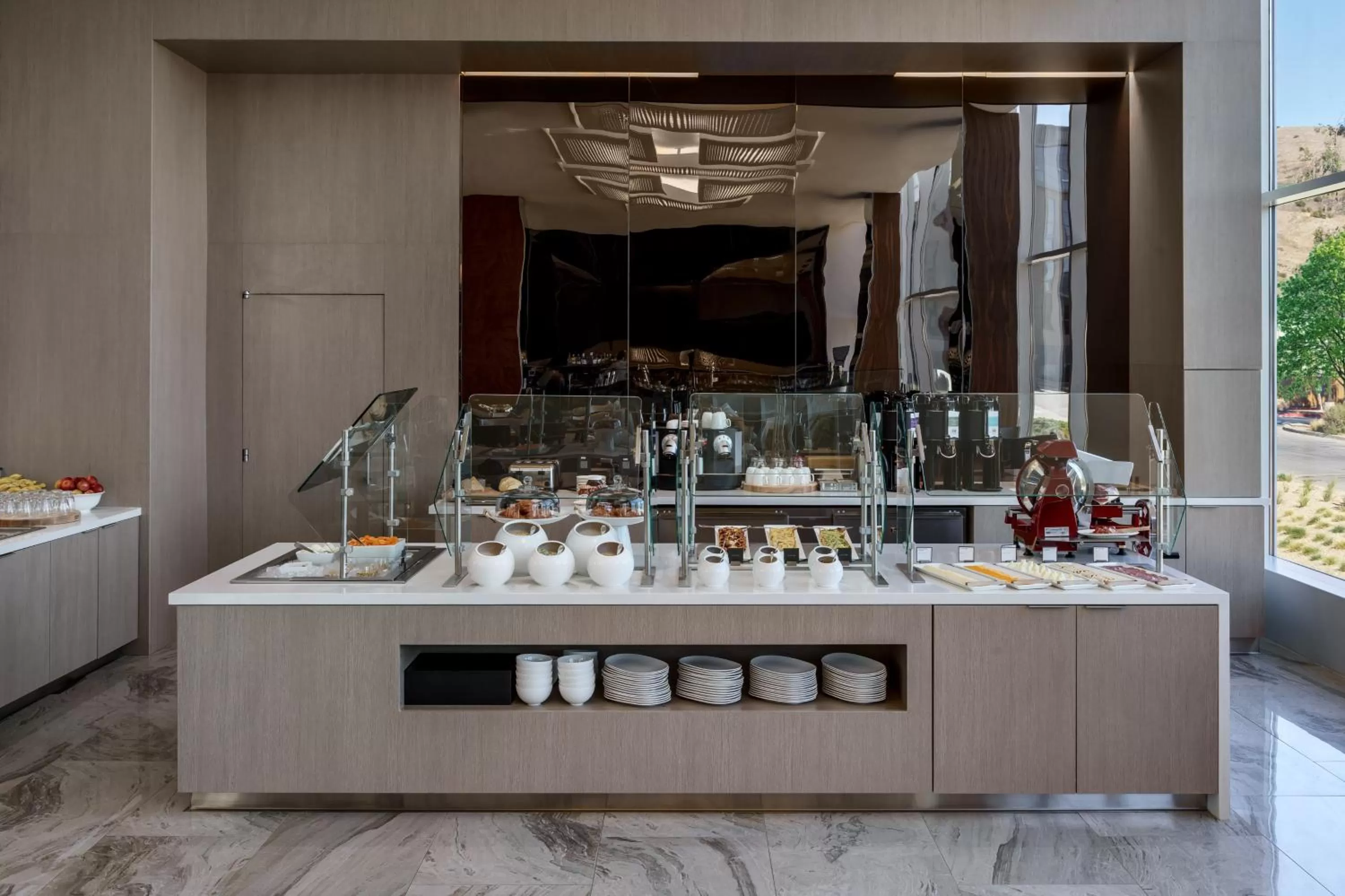 AC Hotel by Marriott San Francisco Airport/Oyster Point Waterfront