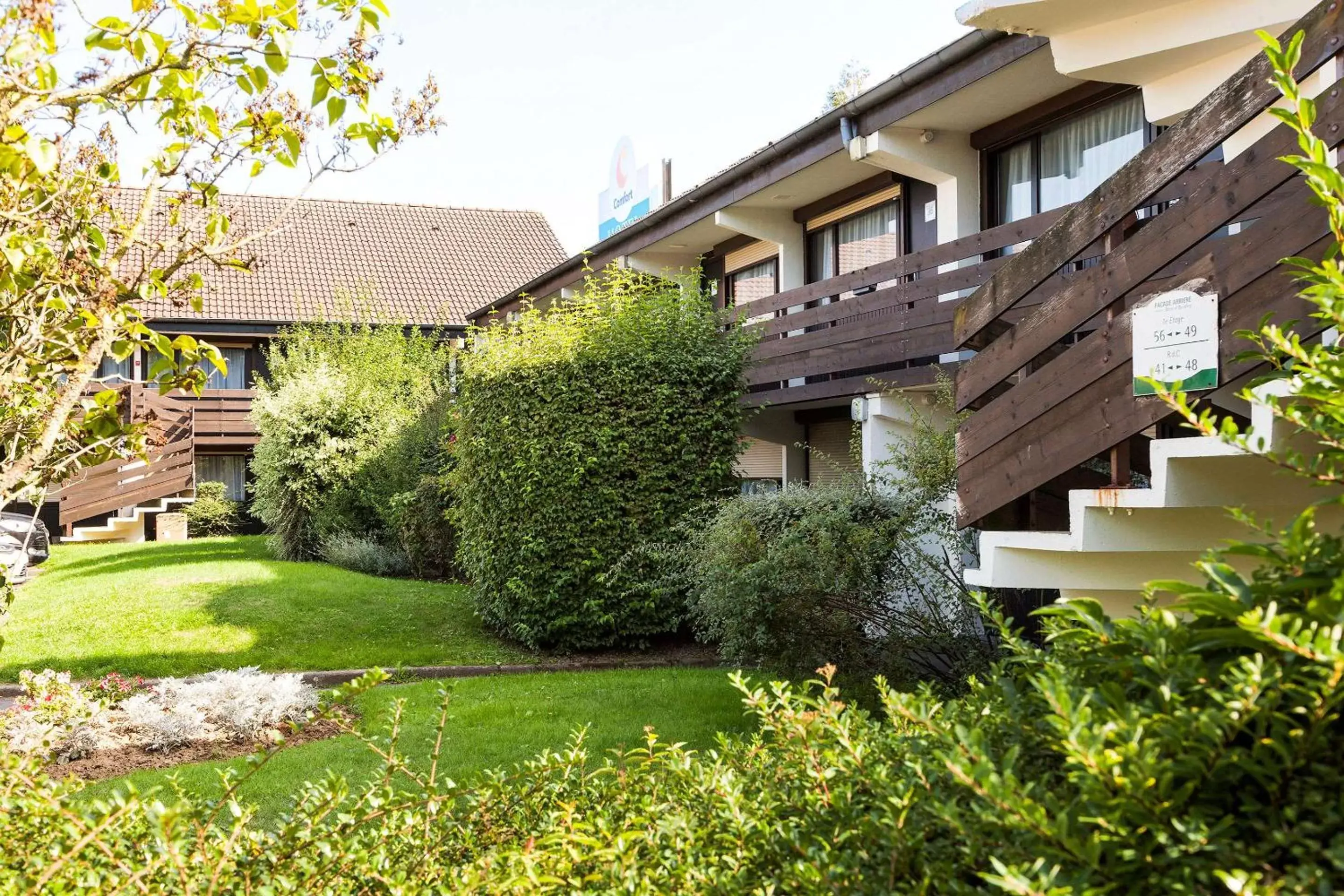 Property building in Comfort Hotel Lens - Noyelles Godault Property building in Comfort Hotel Lens - Noyelles Godault